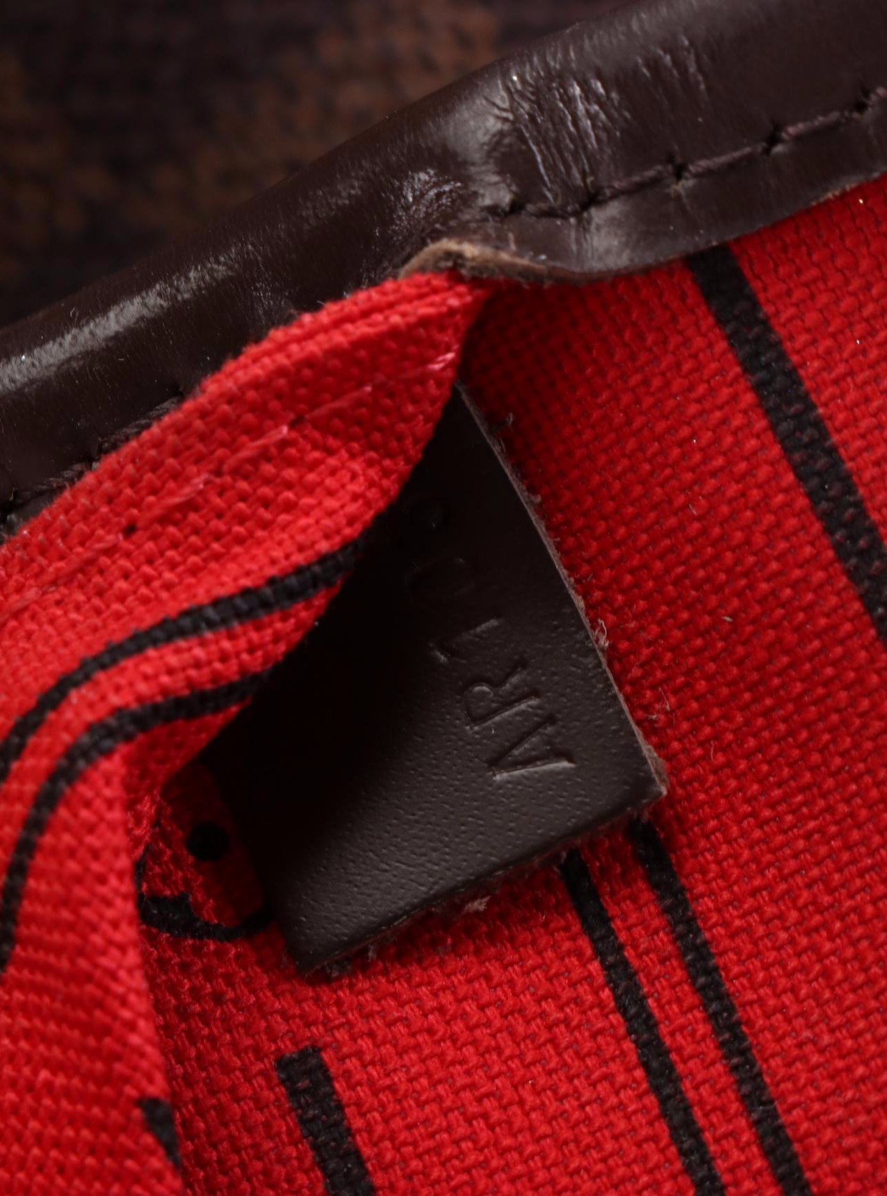 Louis Vuitton Neverfull MM in Damier Ebene Canvas and Dark Brown Leather