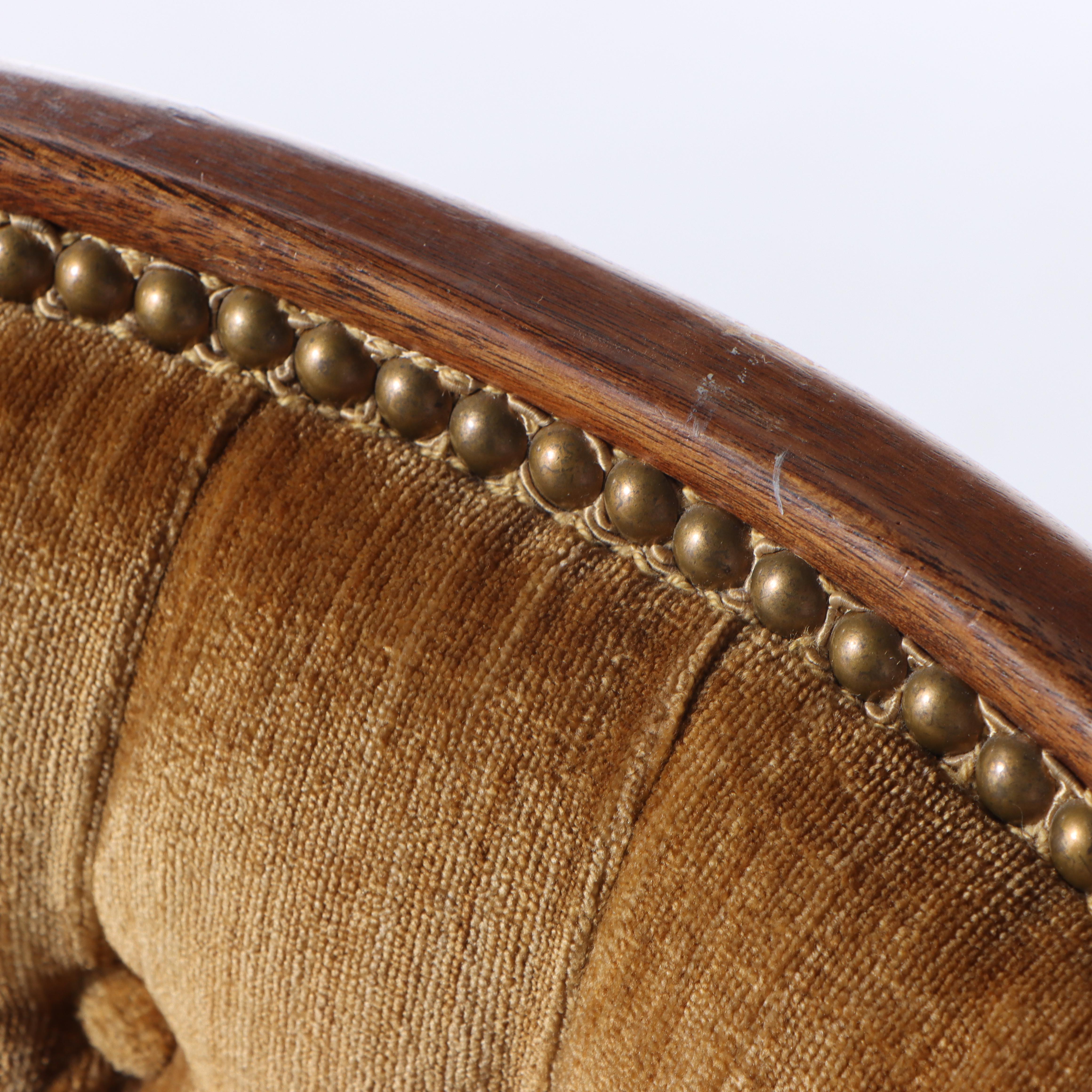 Queen Anne Style Mahogany and Buttoned-Down Armchair, 20th Century