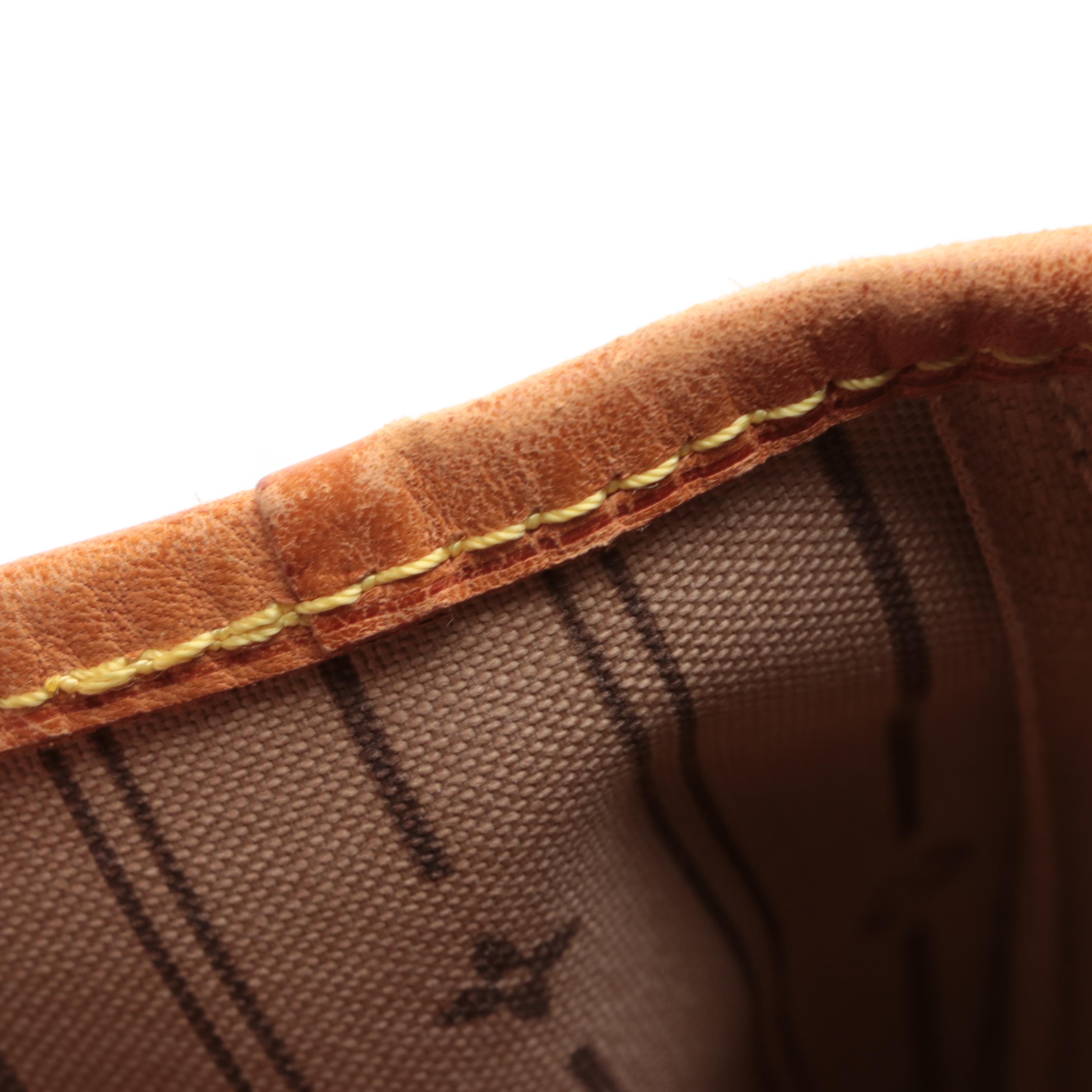 Louis Vuitton Neverfull MM in Monogram Canvas and Vachetta Leather