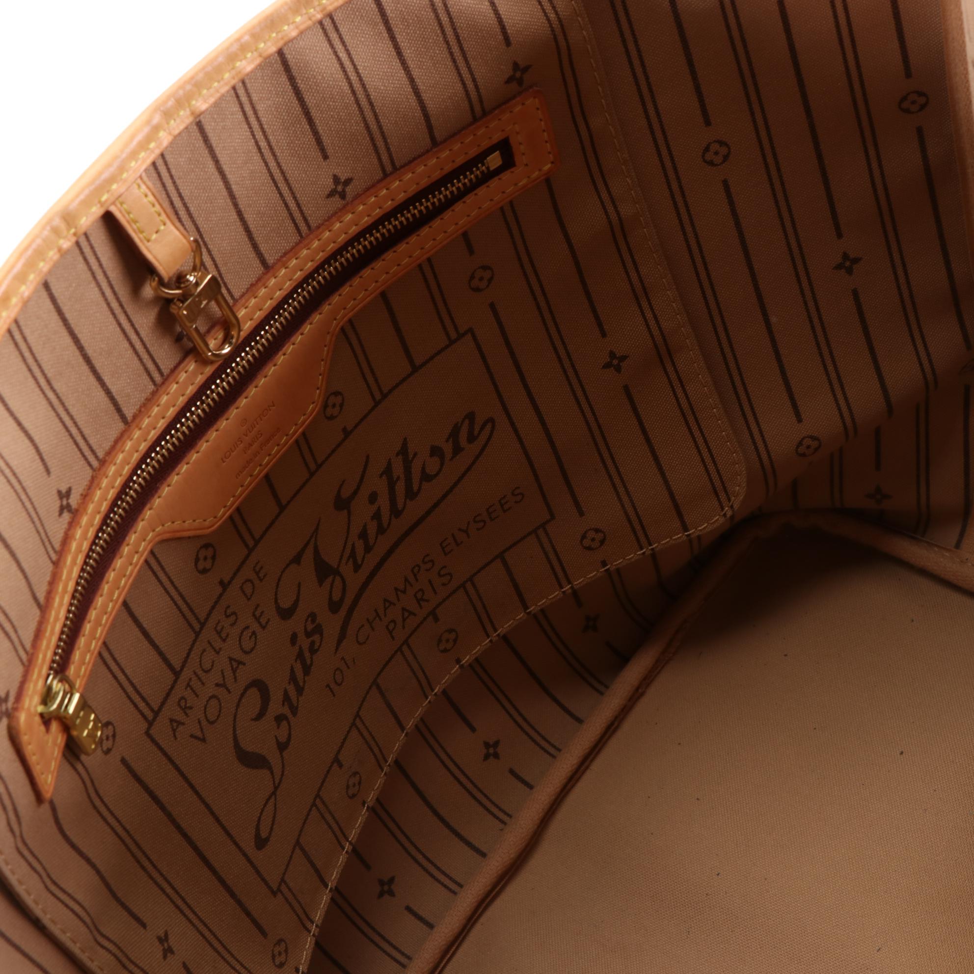 Louis Vuitton Neverfull MM in Monogram Canvas and Vachetta Leather