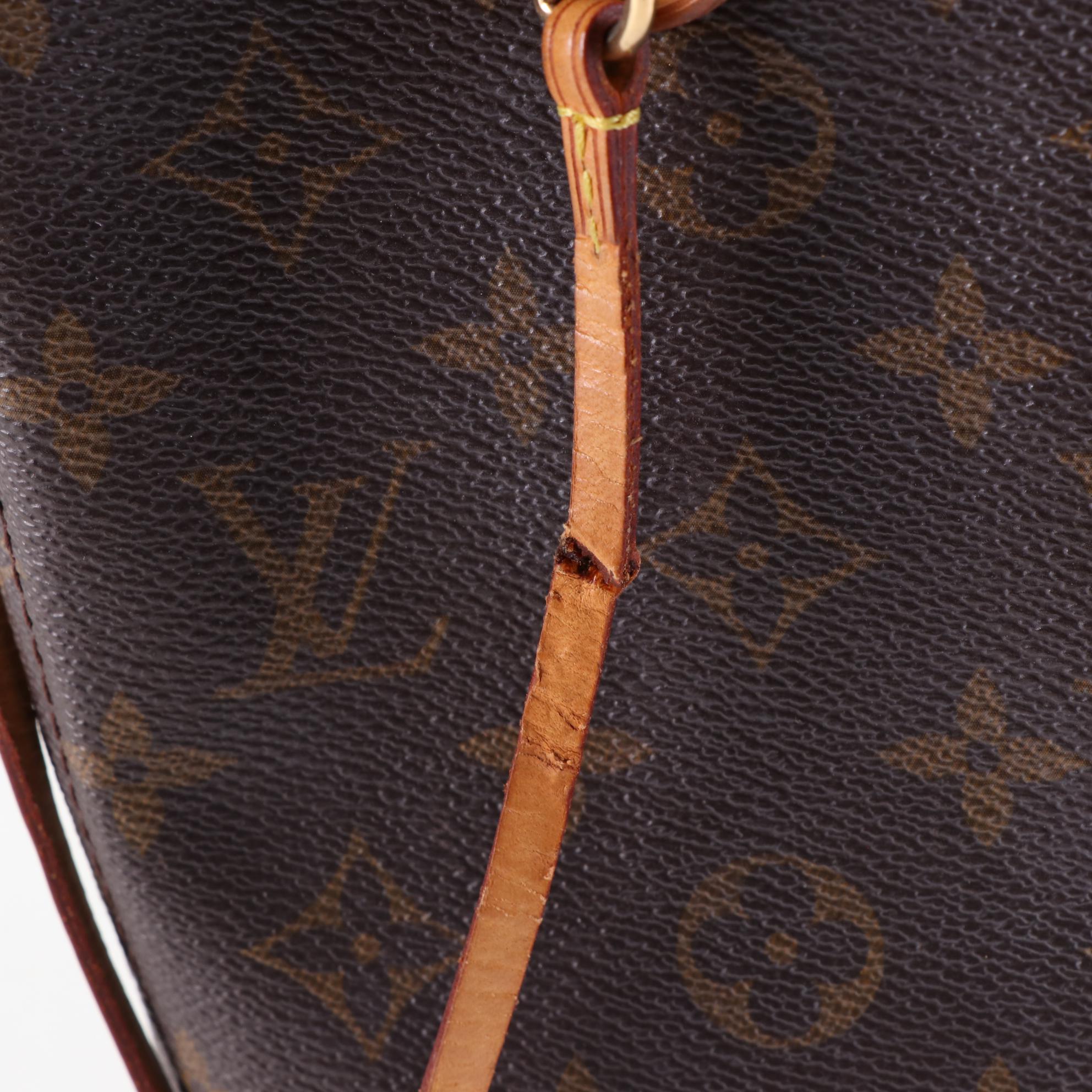 Louis Vuitton Neverfull MM in Monogram Canvas and Vachetta Leather