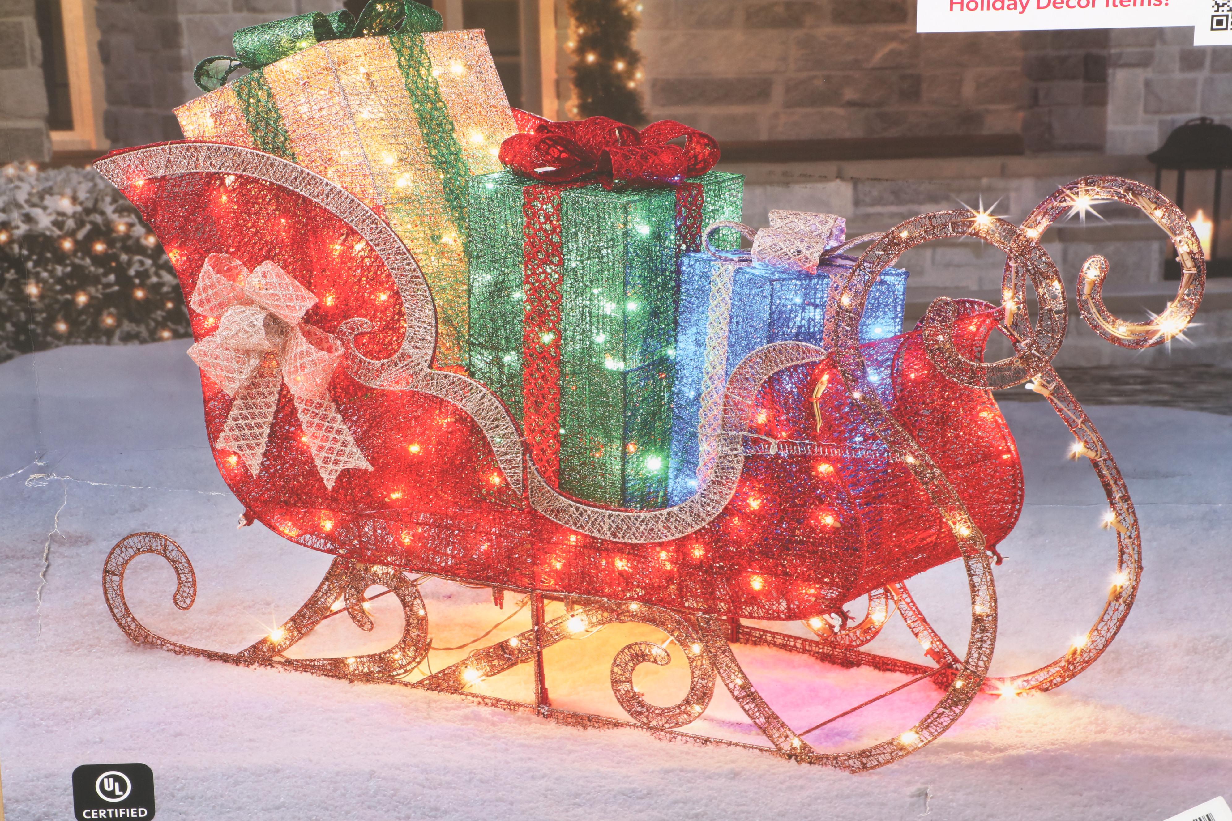 Member's Mark 4'6 LED Pre-Lit Glittering Yard Sleigh Décor
