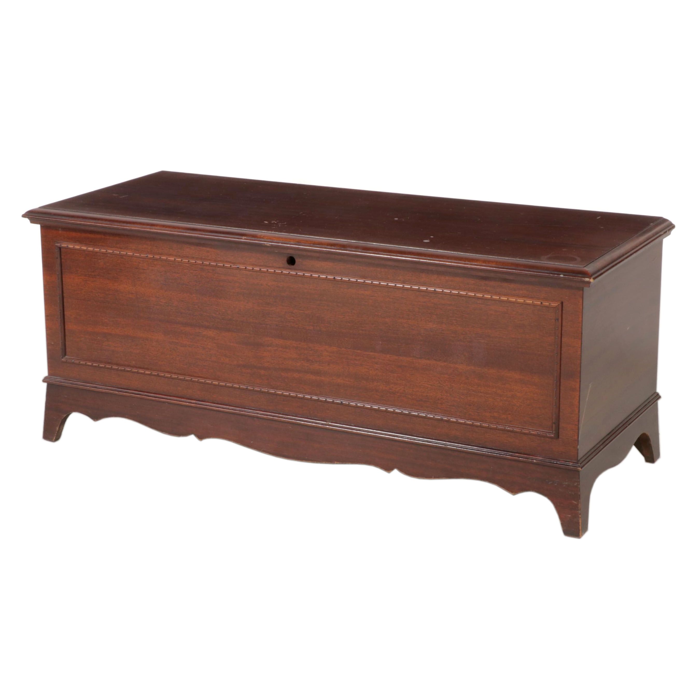 Lane Federal Style Mahogany and Cedar Blanket Chest, 20th Century