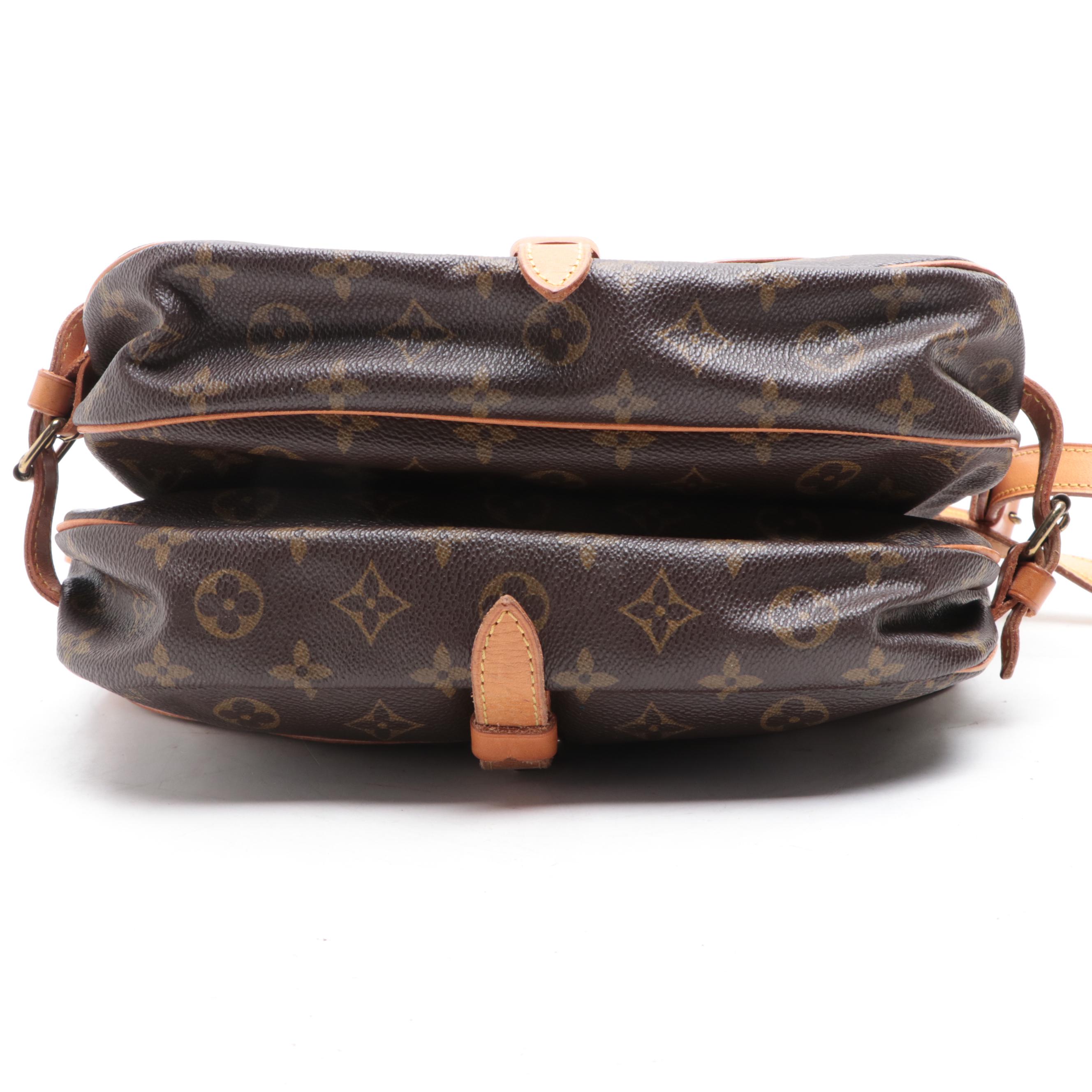 Louis Vuitton Saumur 30 Messenger Bag in Monogram Canvas and Vachetta Leather