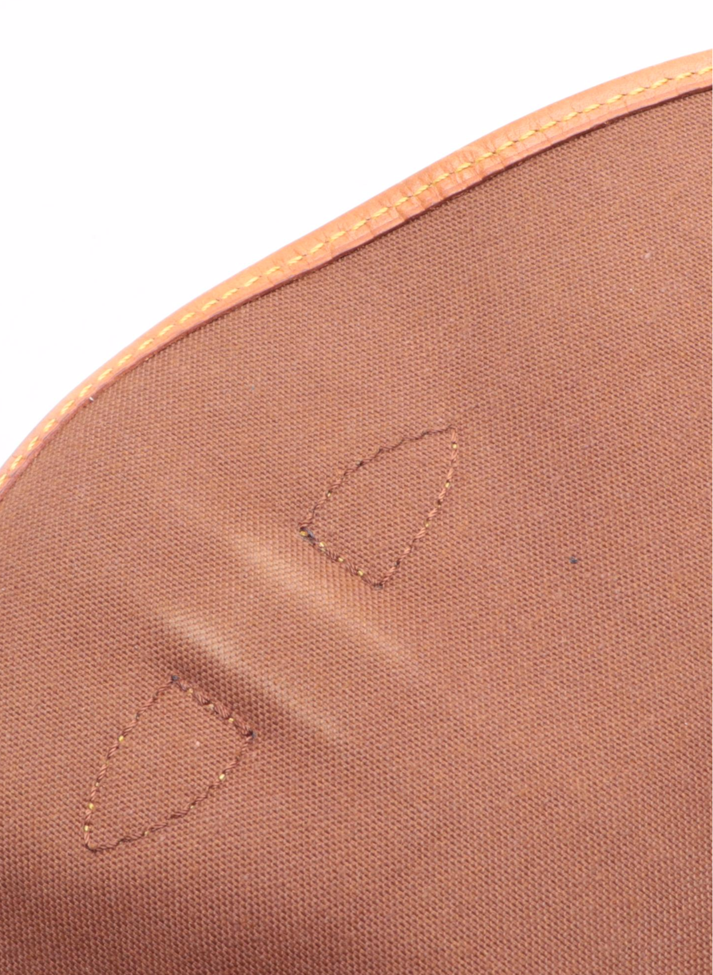 Louis Vuitton Saumur 30 Messenger Bag in Monogram Canvas and Vachetta Leather