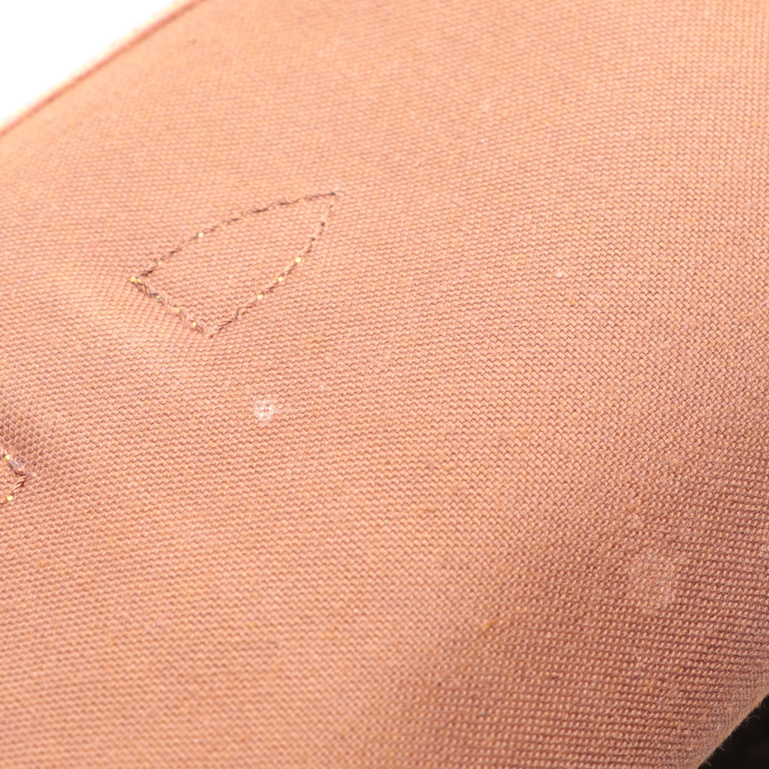 Louis Vuitton Saumur 30 Messenger Bag in Monogram Canvas and Vachetta Leather