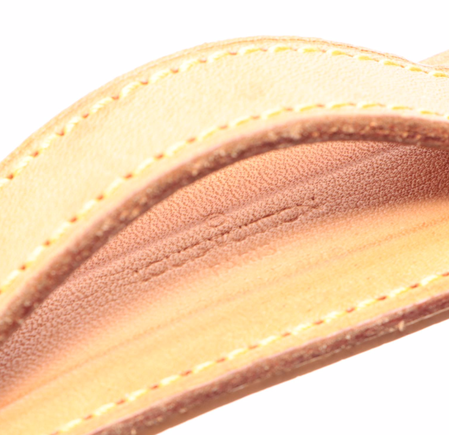 Louis Vuitton Saumur 30 Messenger Bag in Monogram Canvas and Vachetta Leather