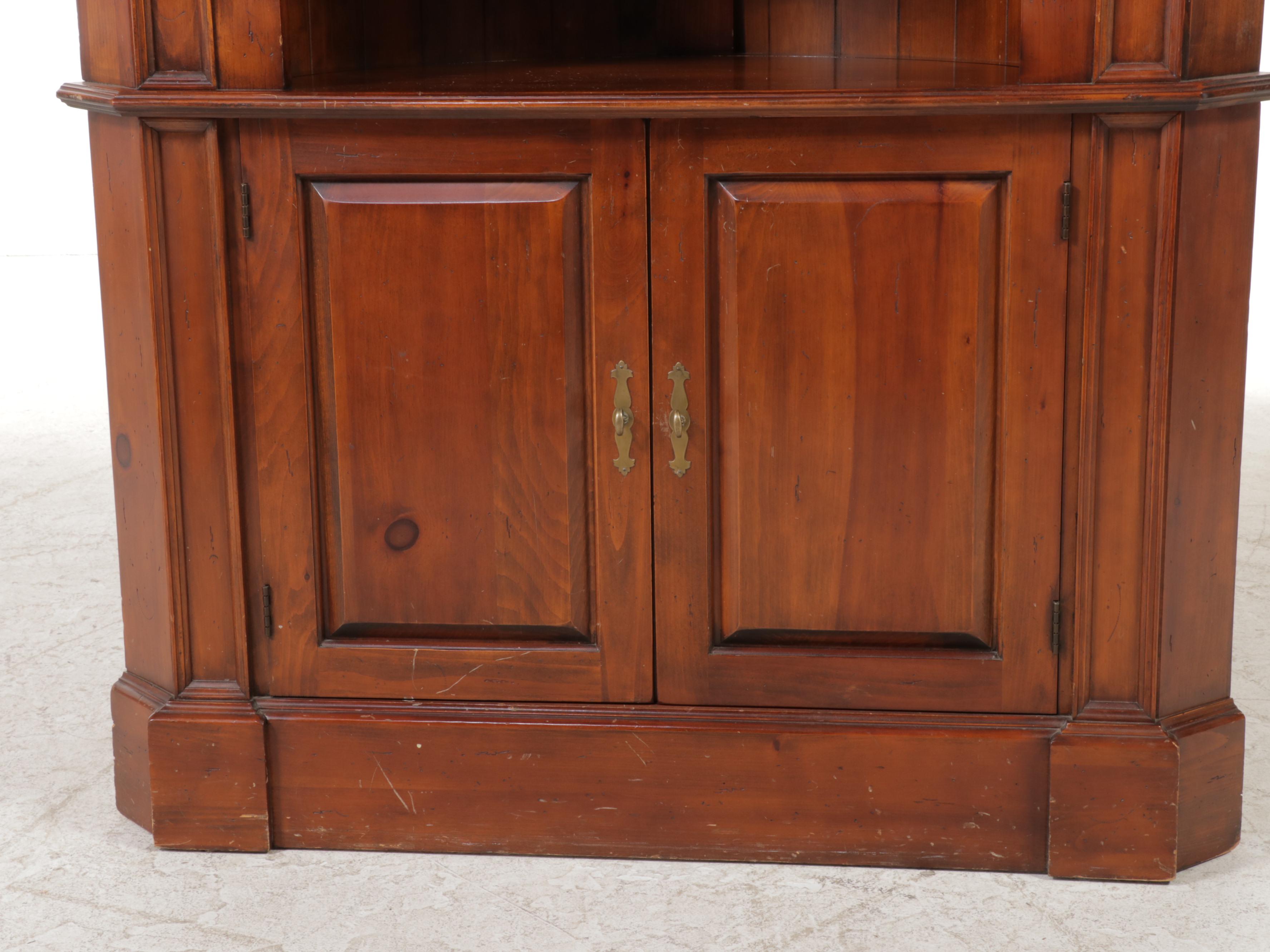 Federal Style Pine Corner Cupboard, Mid to Late 20th Century
