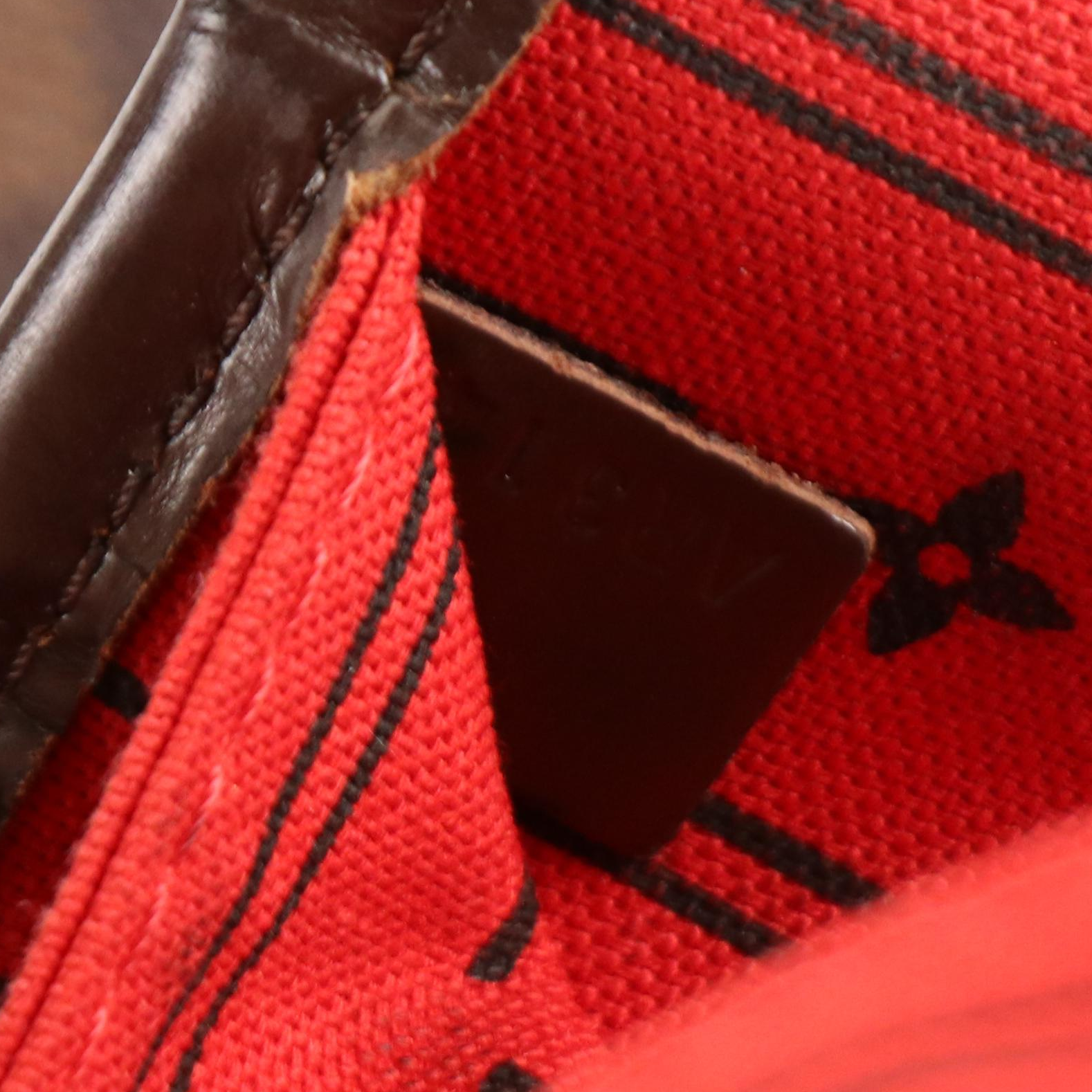 Louis Vuitton Neverfull MM in Damier Ebene Canvas and Leather with Box