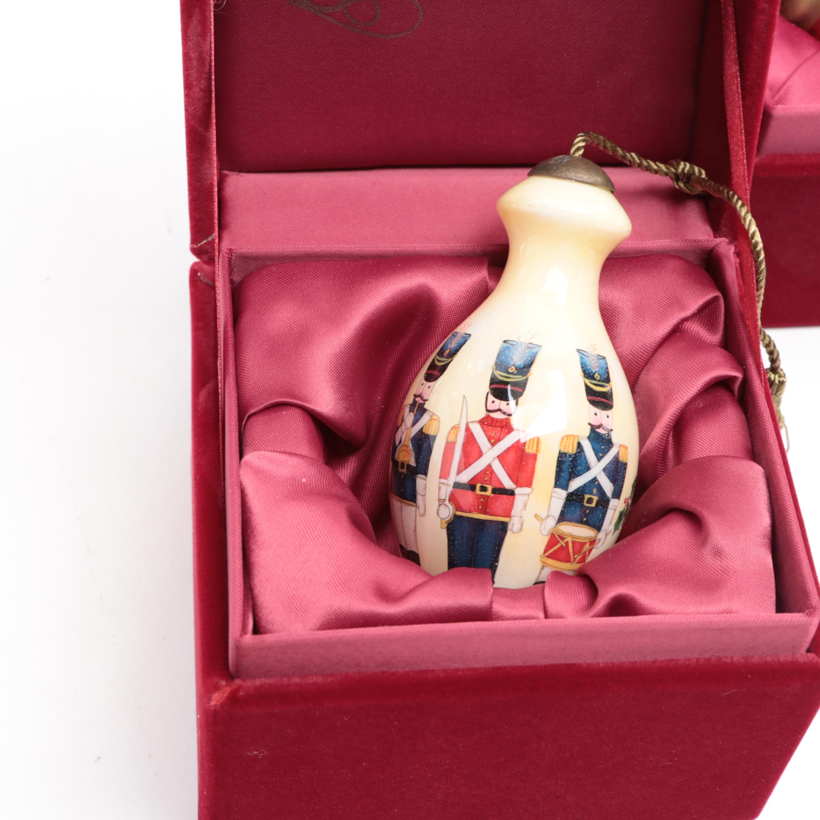 Susan Winget for Ne'Qwa Art Ornaments with Other Ne'Qwa Art Glass Ornaments