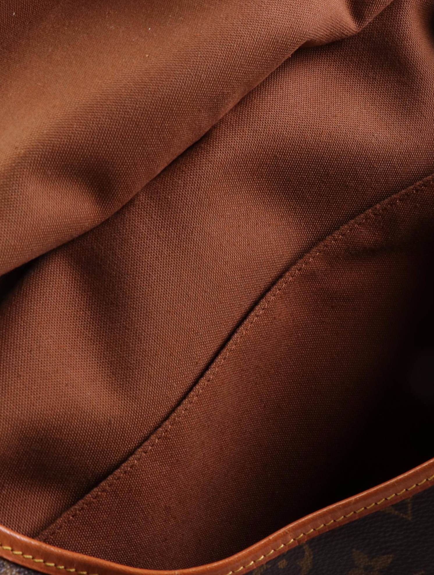 Louis Vuitton Saumur 35 in Monogram Canvas