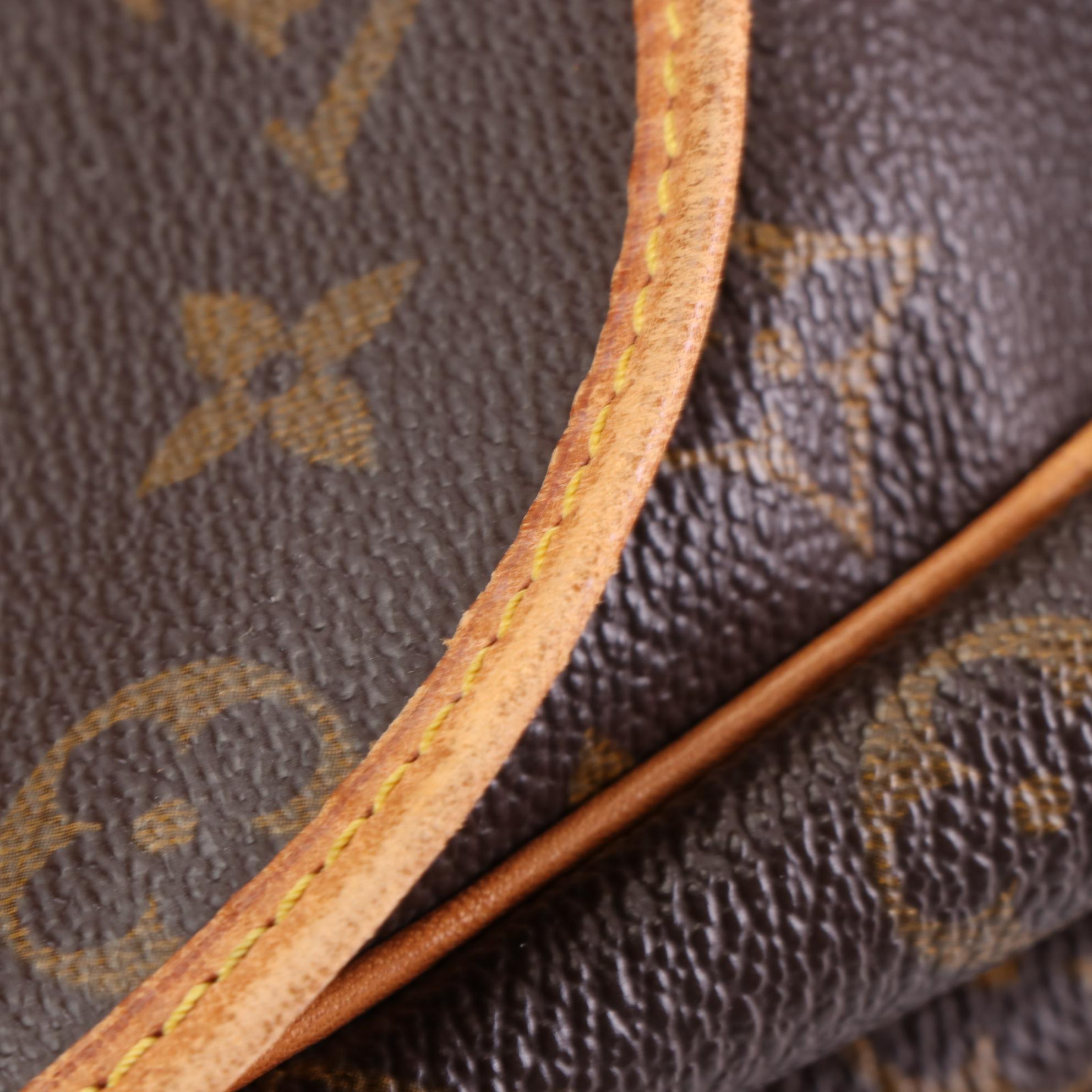 Louis Vuitton Saumur 35 in Monogram Canvas