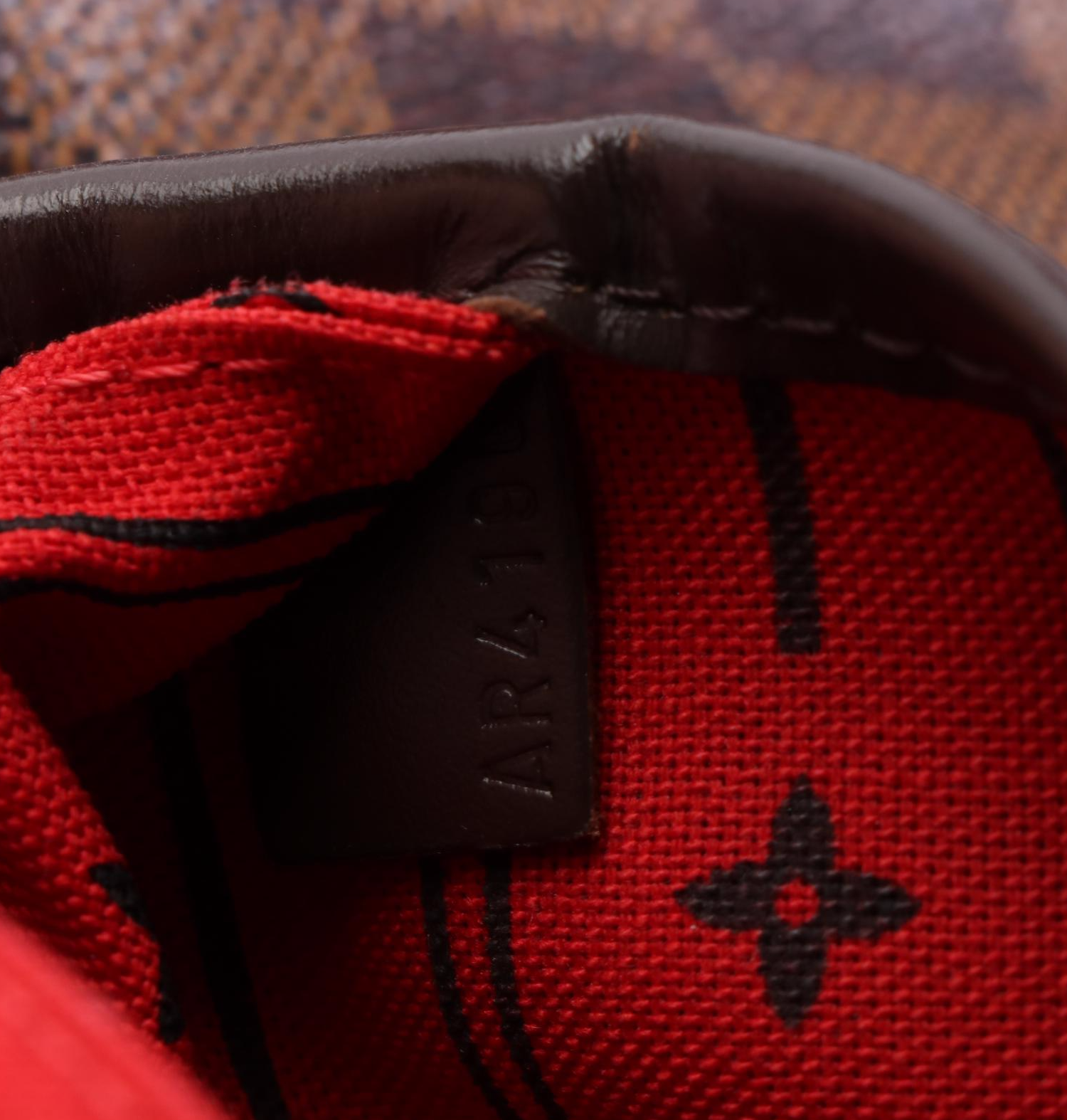 Louis Vuitton Neverfull MM in Damier Ebene Canvas and Leather