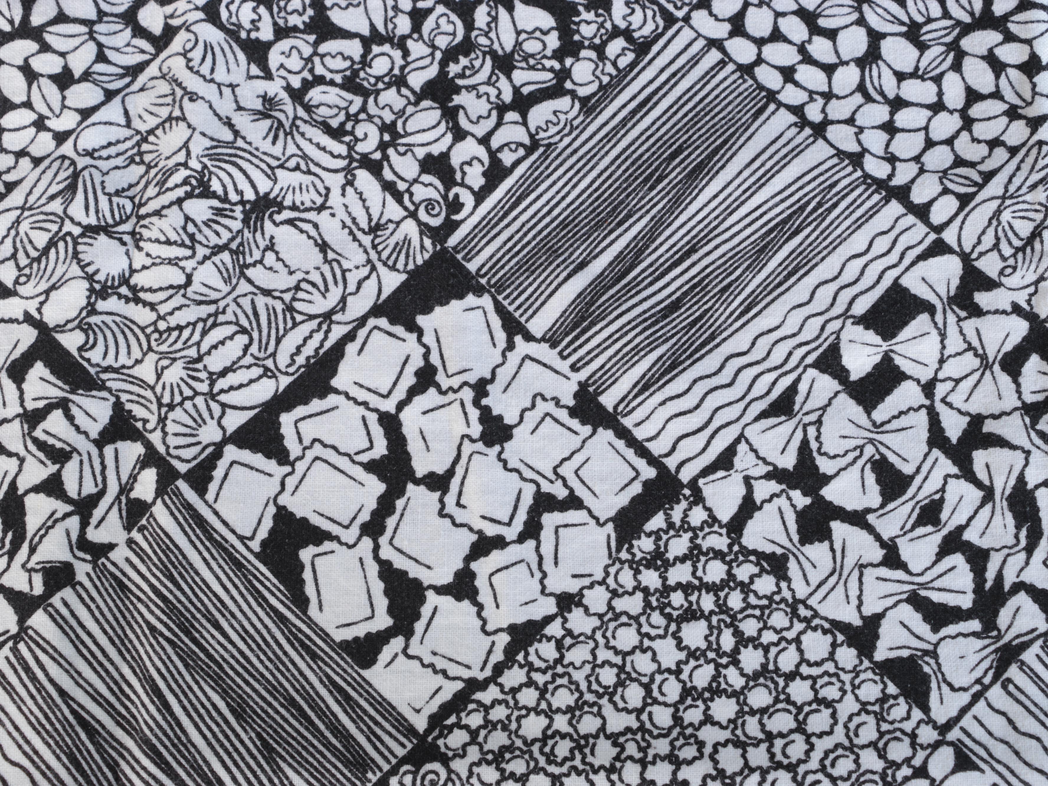 Vera with Other Printed Tablecloths, Placemats and Napkins