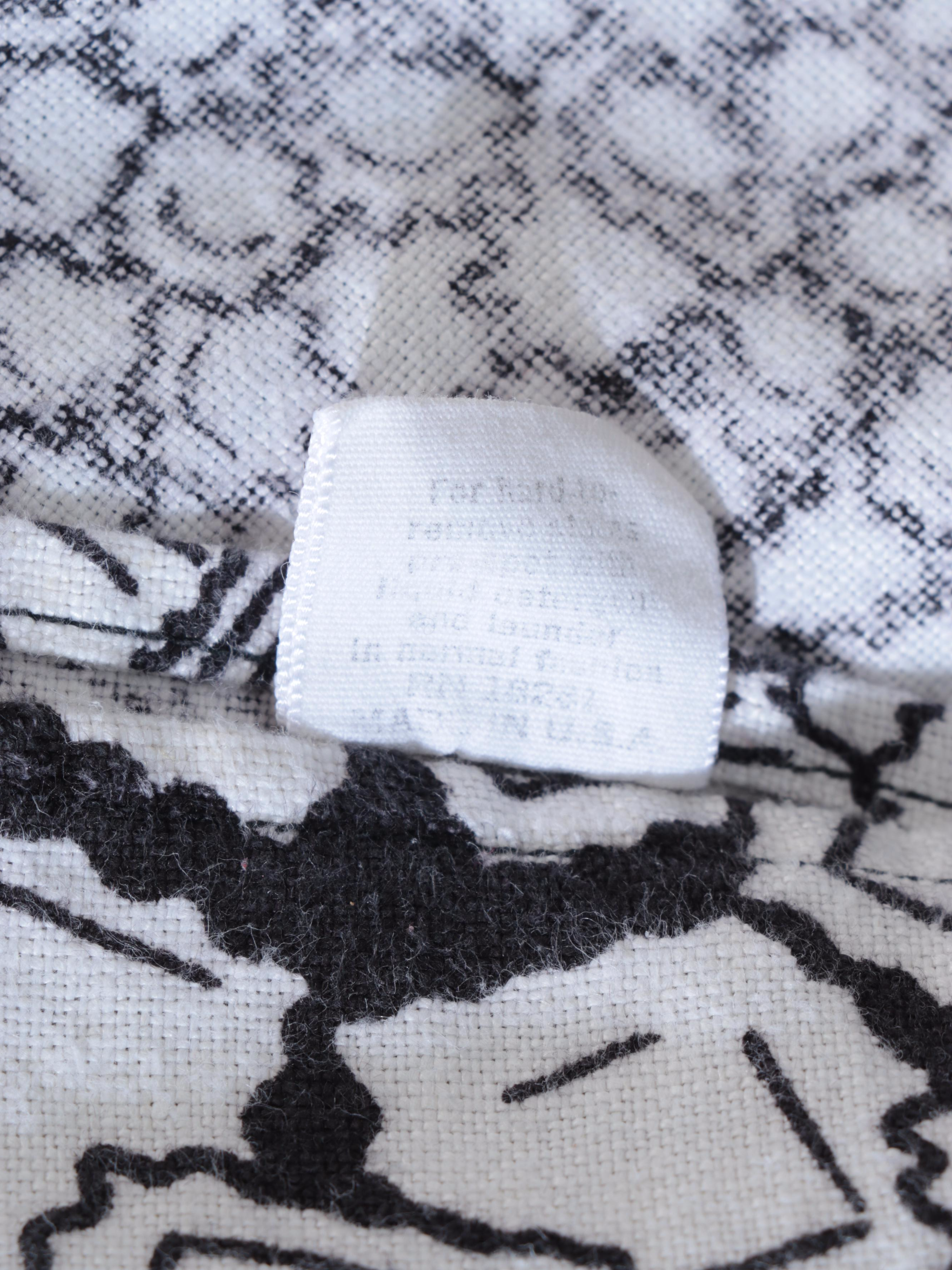 Vera with Other Printed Tablecloths, Placemats and Napkins