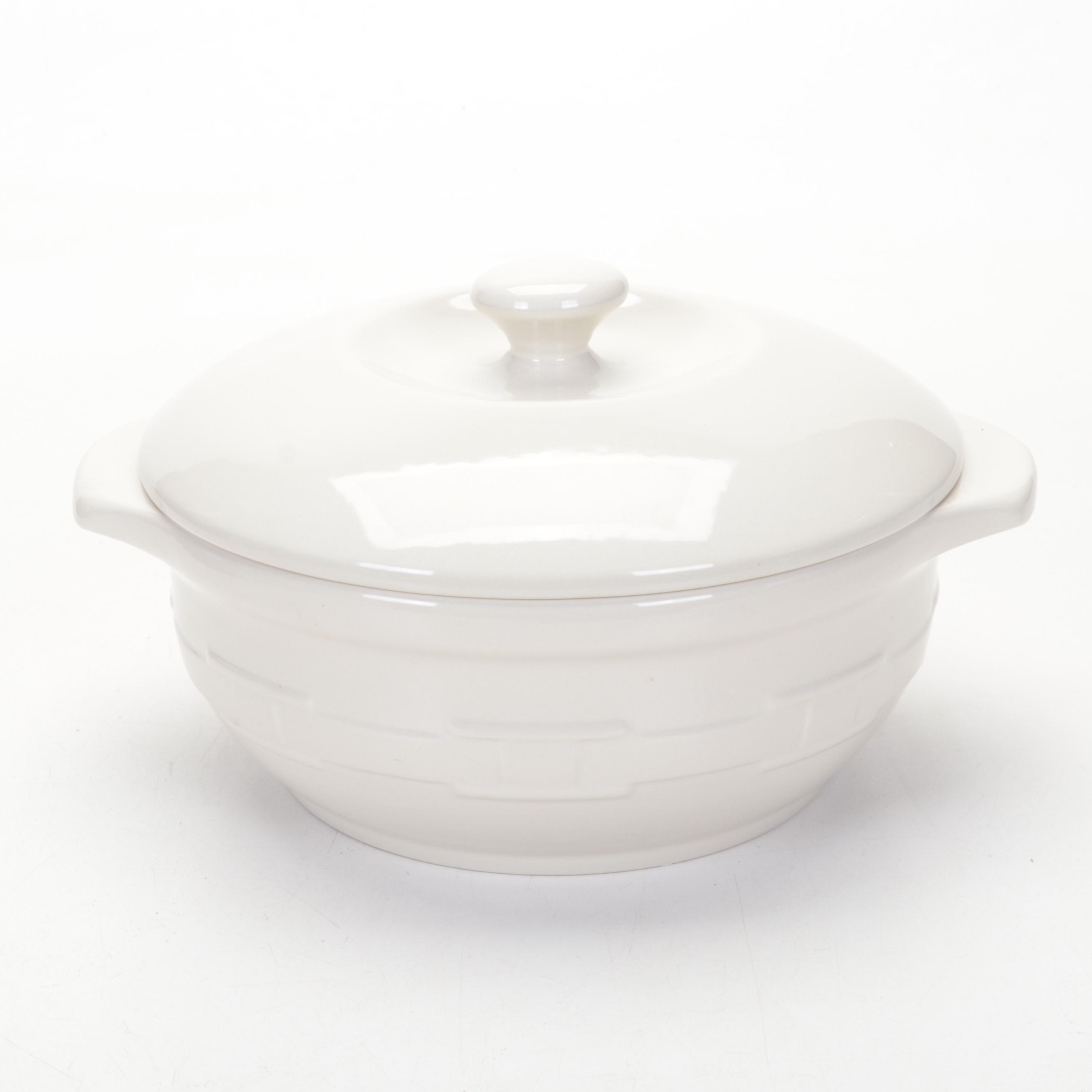 Longaberger Baskets, Casserole Dishes, 9x13 Pyrex Dish with Basket and Stand