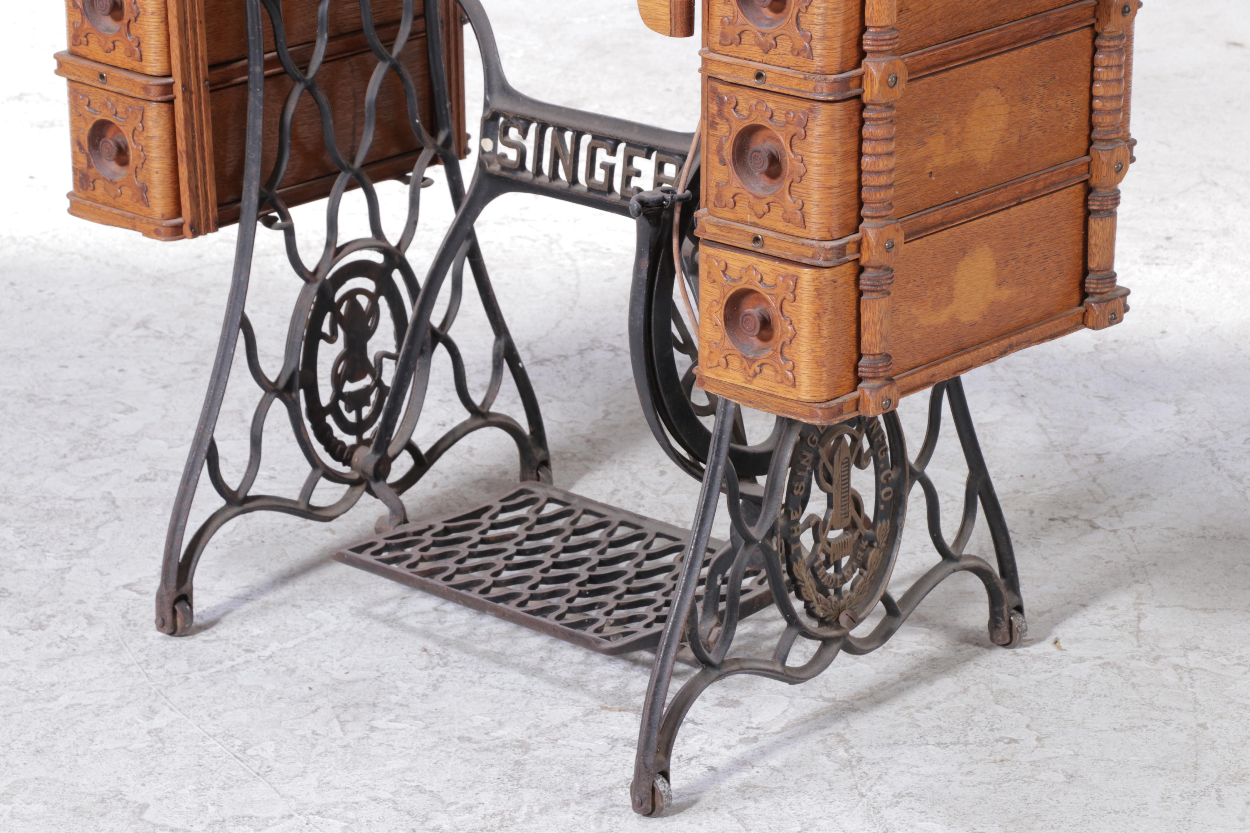 Victorian Oak Case Singer Treadle Sewing Machine, Late 19th/ Early 20th Century