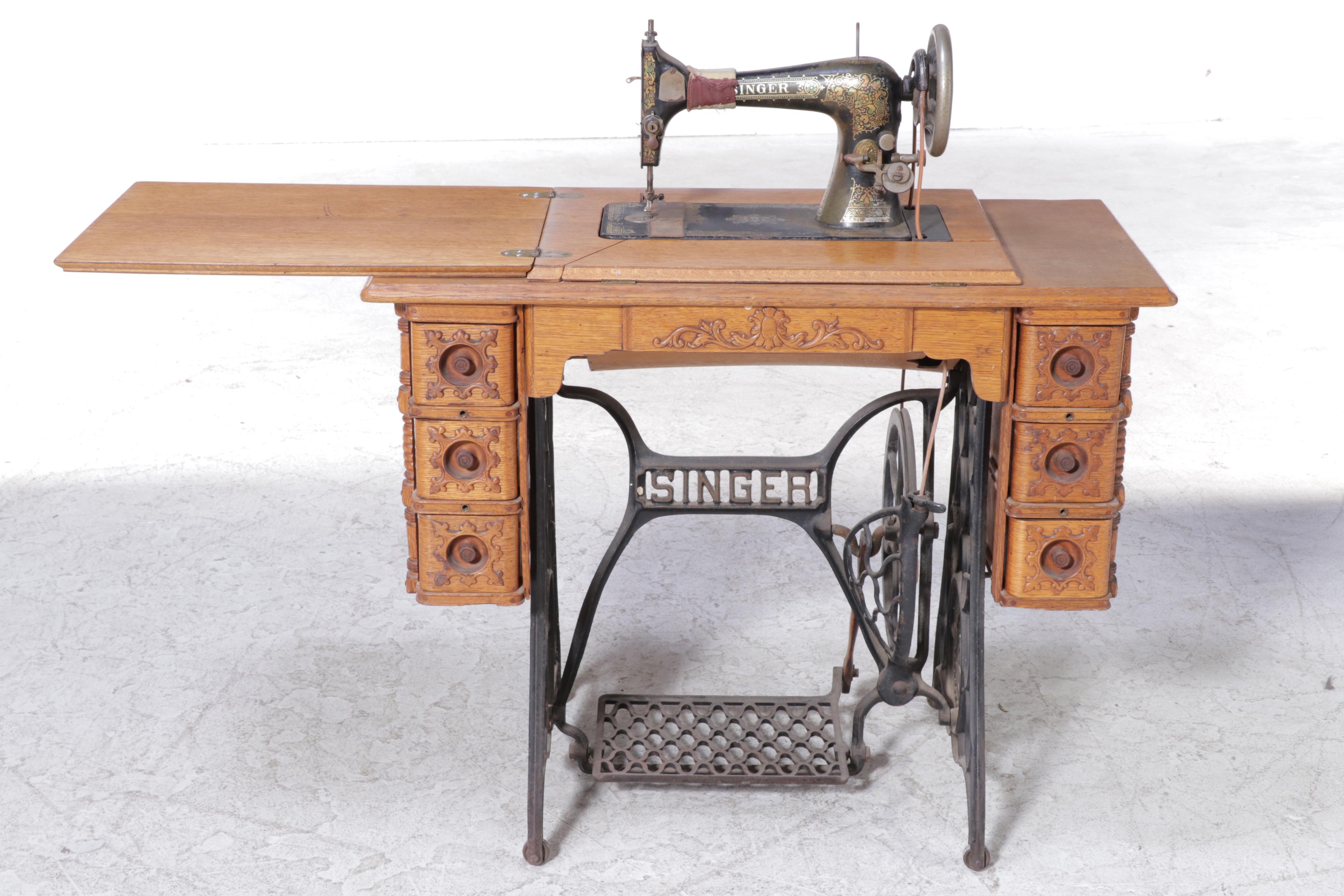 Victorian Oak Case Singer Treadle Sewing Machine, Late 19th/ Early 20th Century
