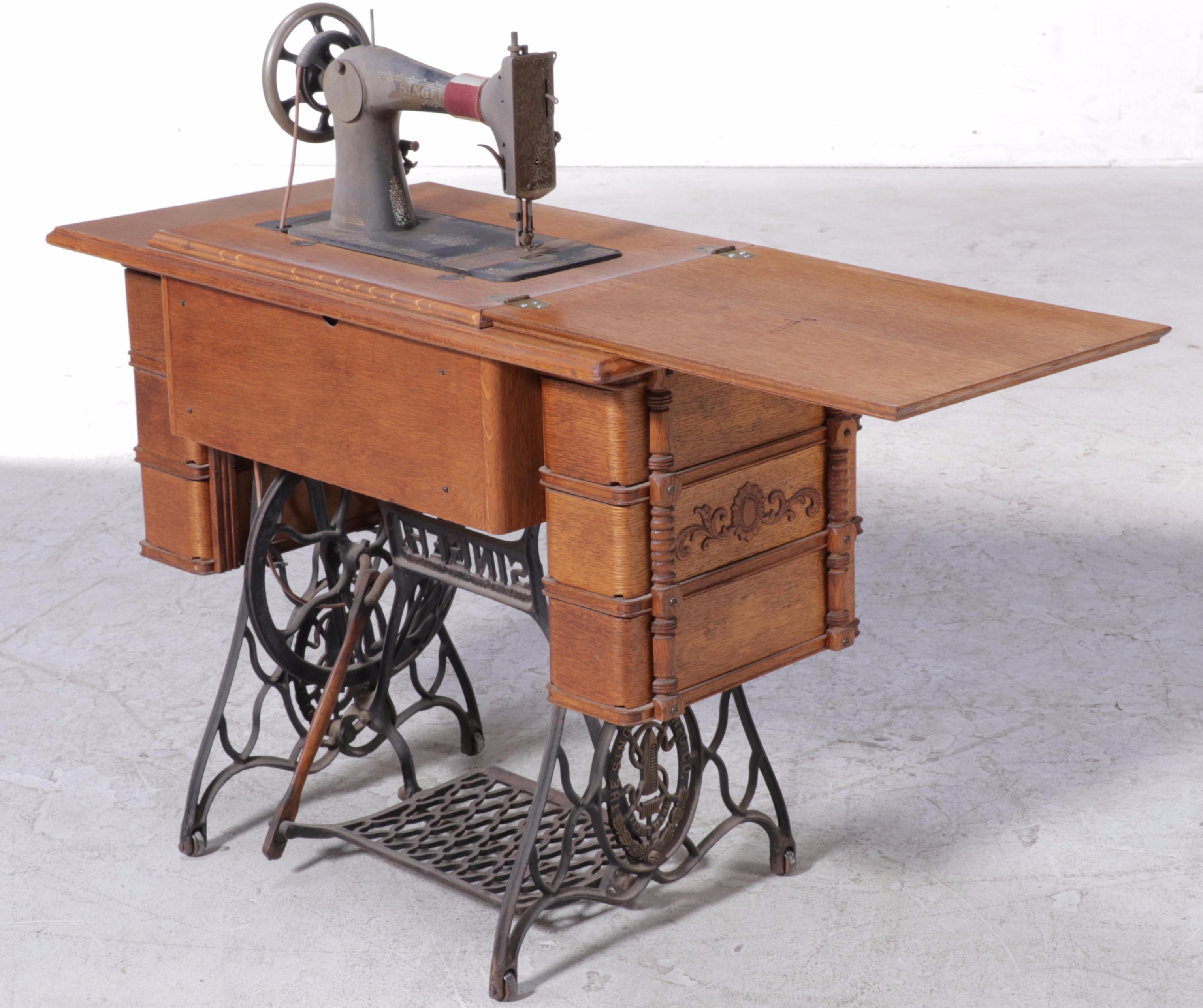 Victorian Oak Case Singer Treadle Sewing Machine, Late 19th/ Early 20th Century