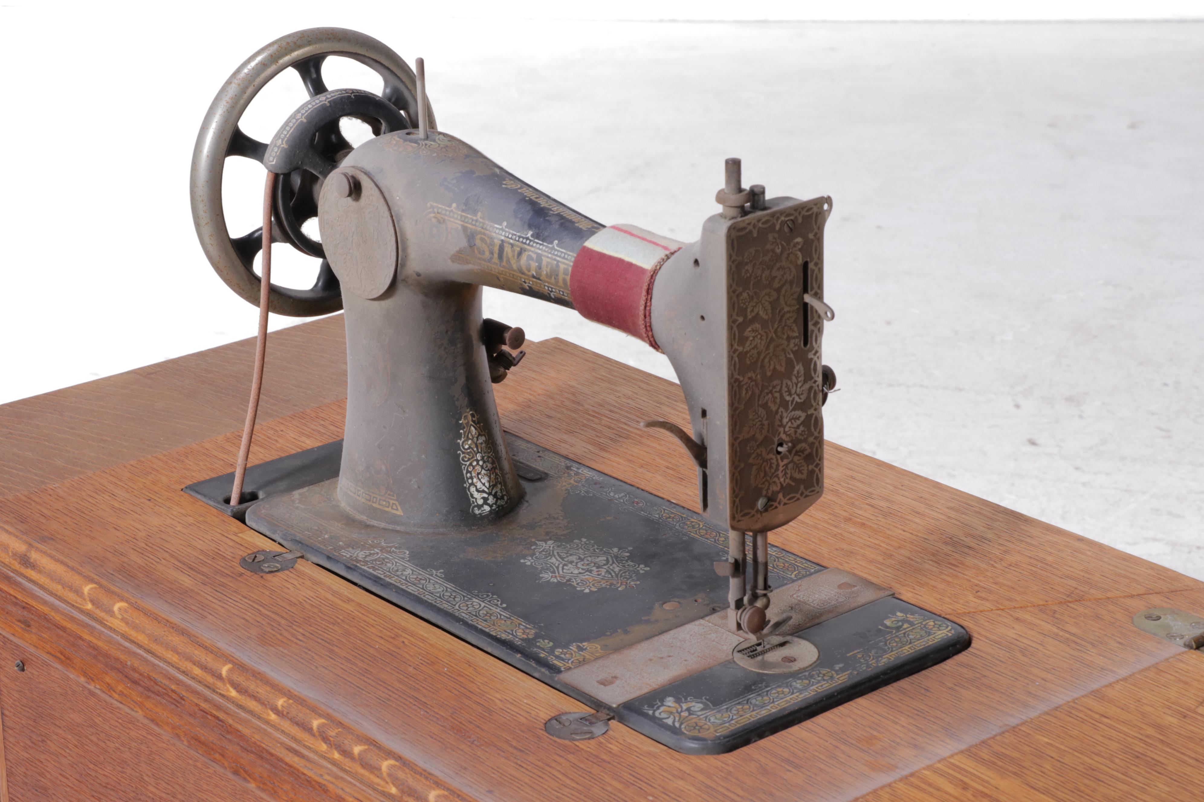 Victorian Oak Case Singer Treadle Sewing Machine, Late 19th/ Early 20th Century