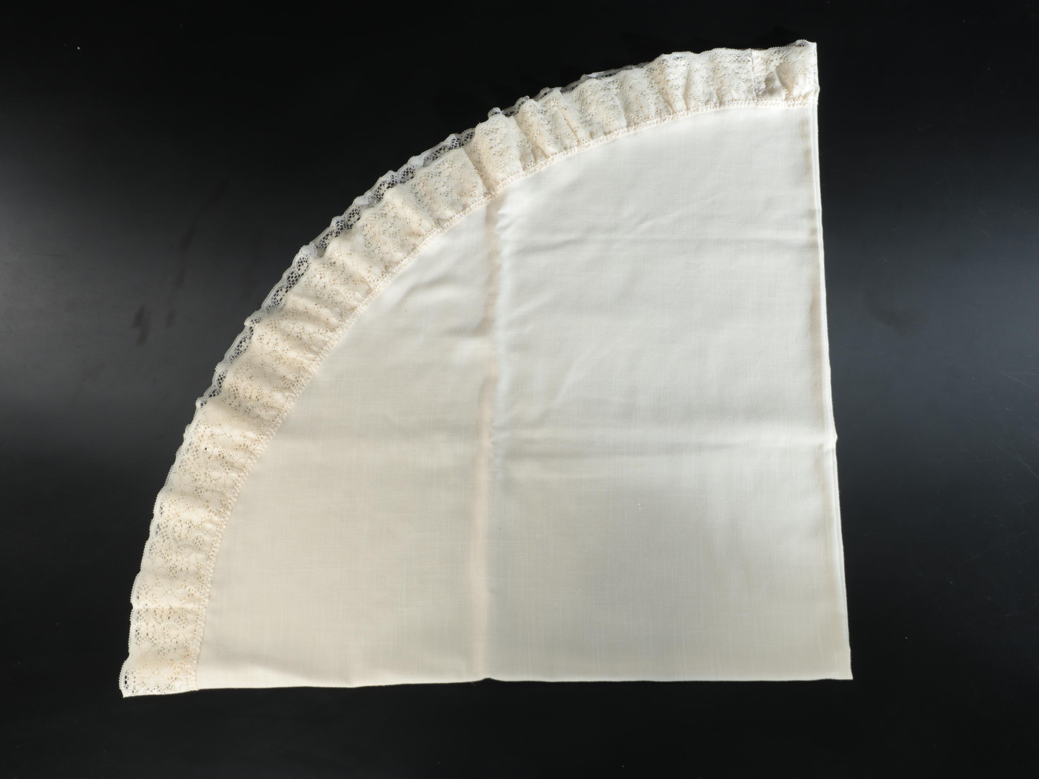Lace Edge Napkins with Embroidered and Other Table Linens, 20th Century