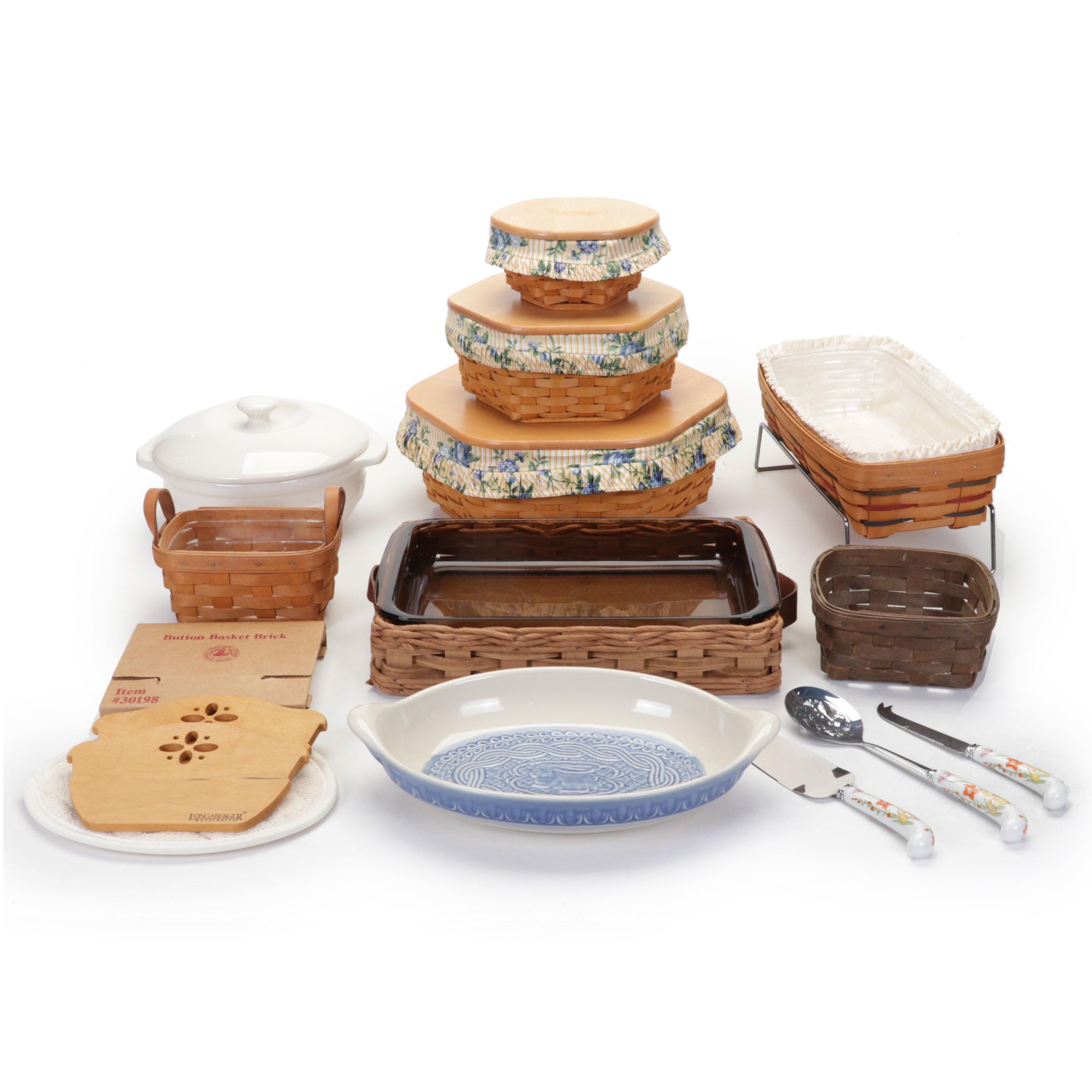 Longaberger Baskets, Casserole Dishes, 9x13 Pyrex Dish with Basket and Stand