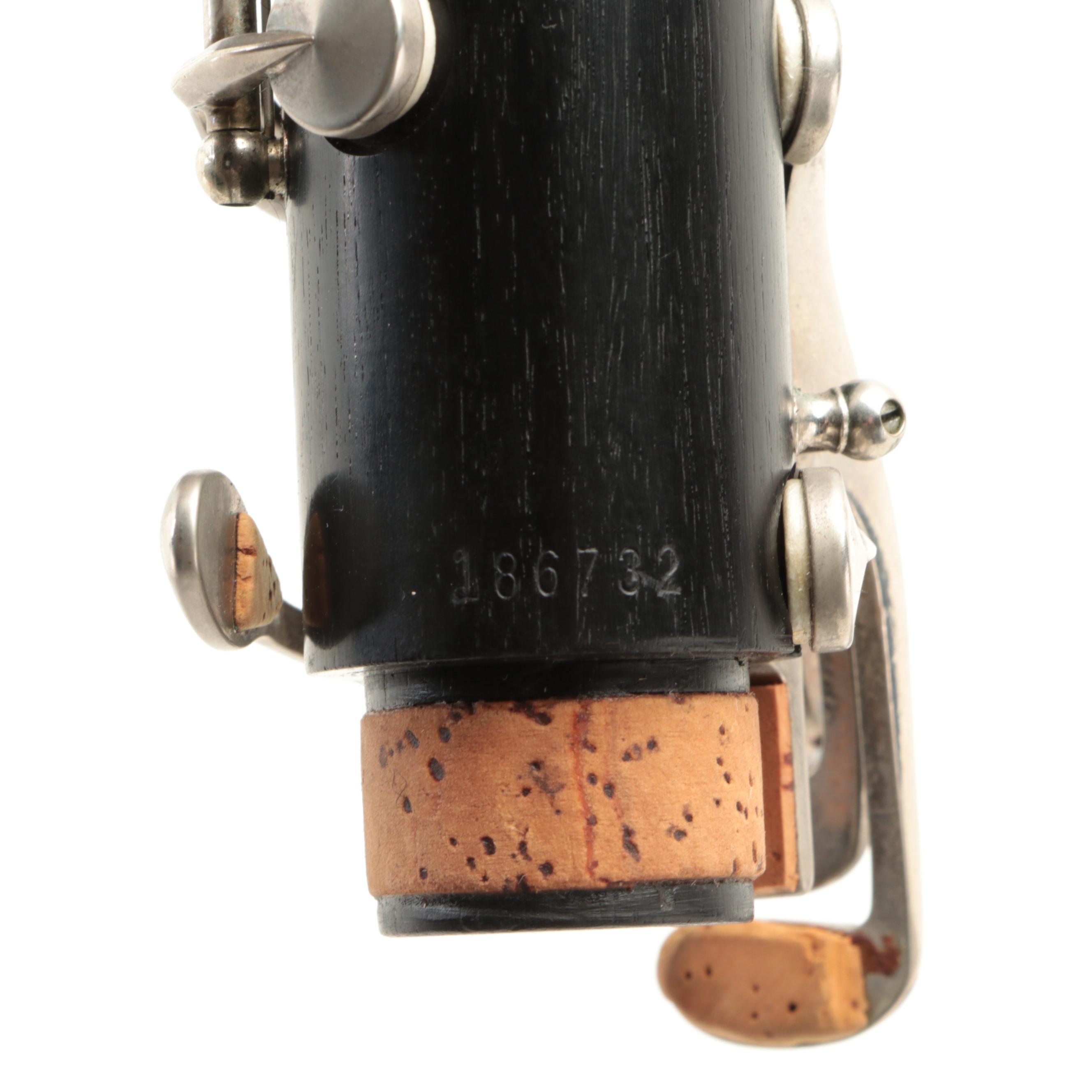 Selmer Signet Soloist 100 Clarinet with Vandoren Mouthpiece in Case