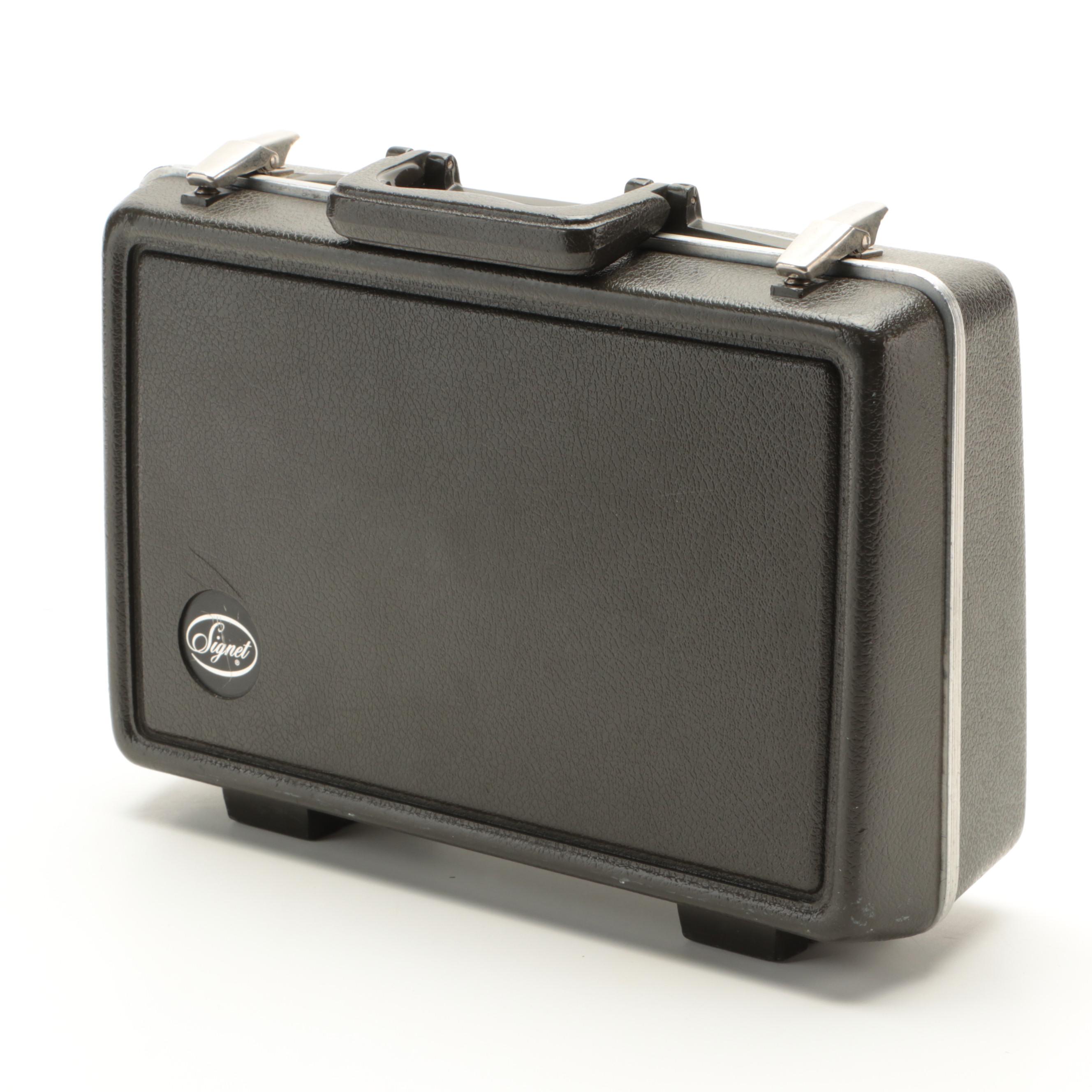 Selmer Signet Soloist 100 Clarinet with Vandoren Mouthpiece in Case