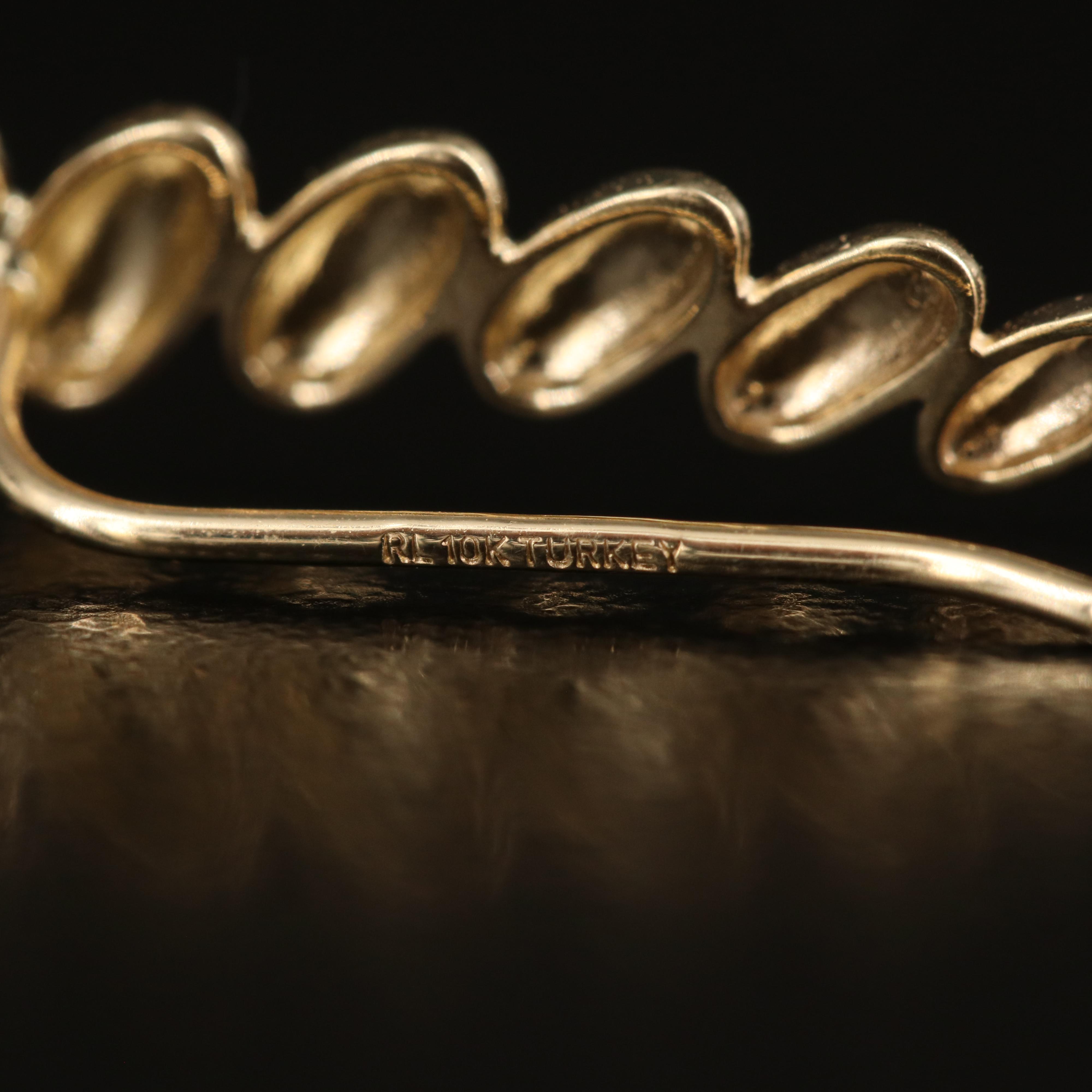 10K Graduated Fluted Ear Climbers