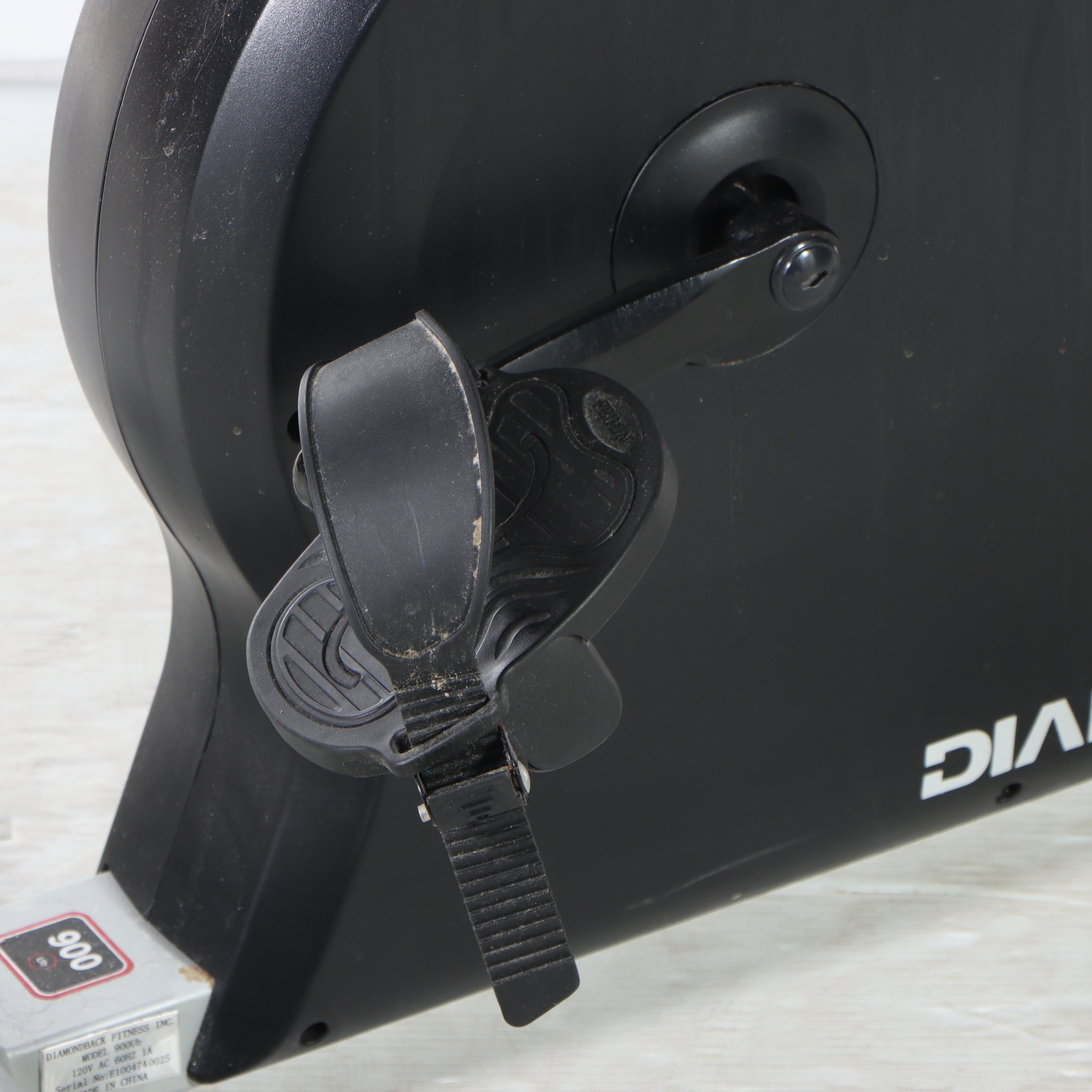 Diamondback Fitness 900Ub Upright Exercise Bike