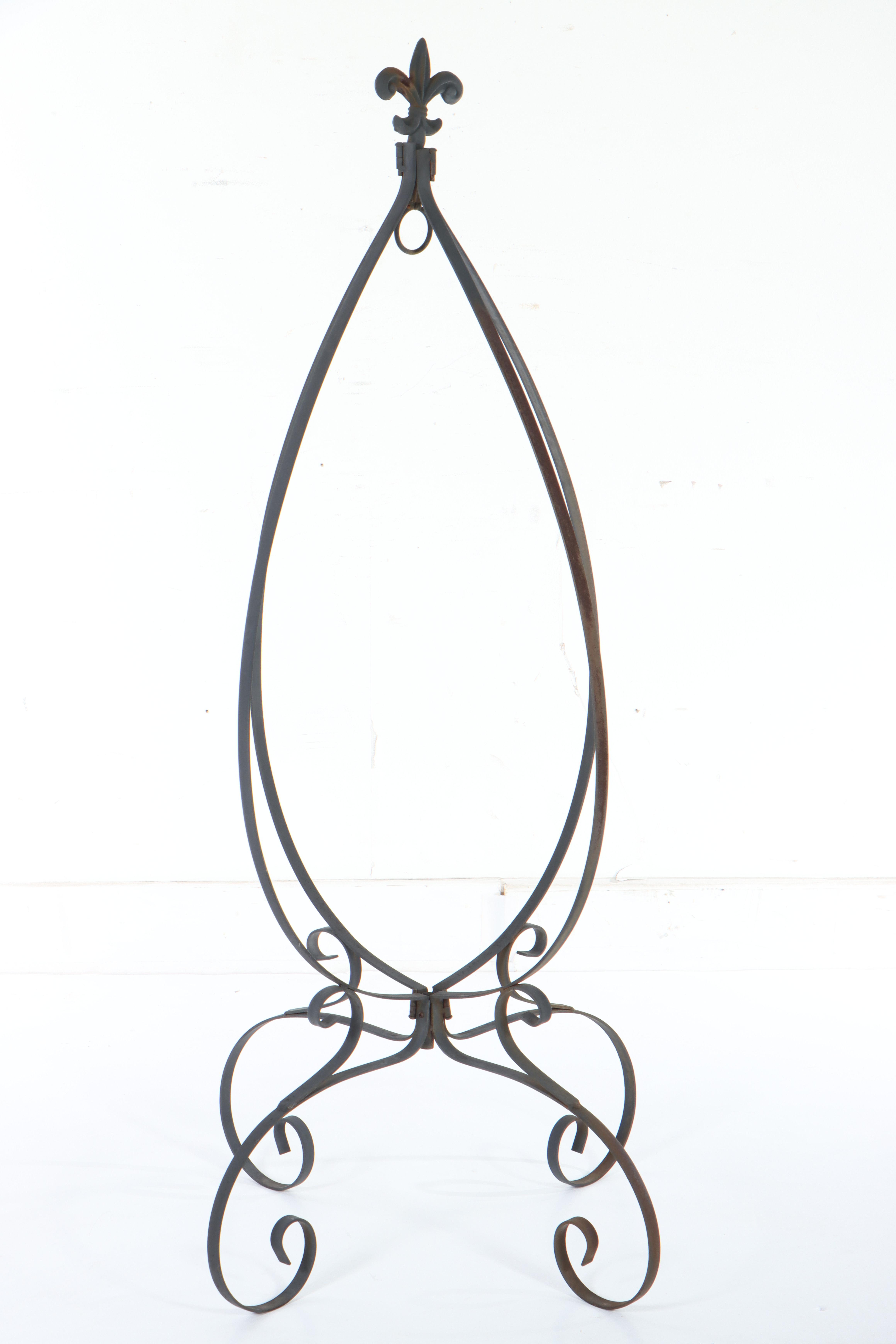 Metal Garden Trellis with Obelisk and Medallion