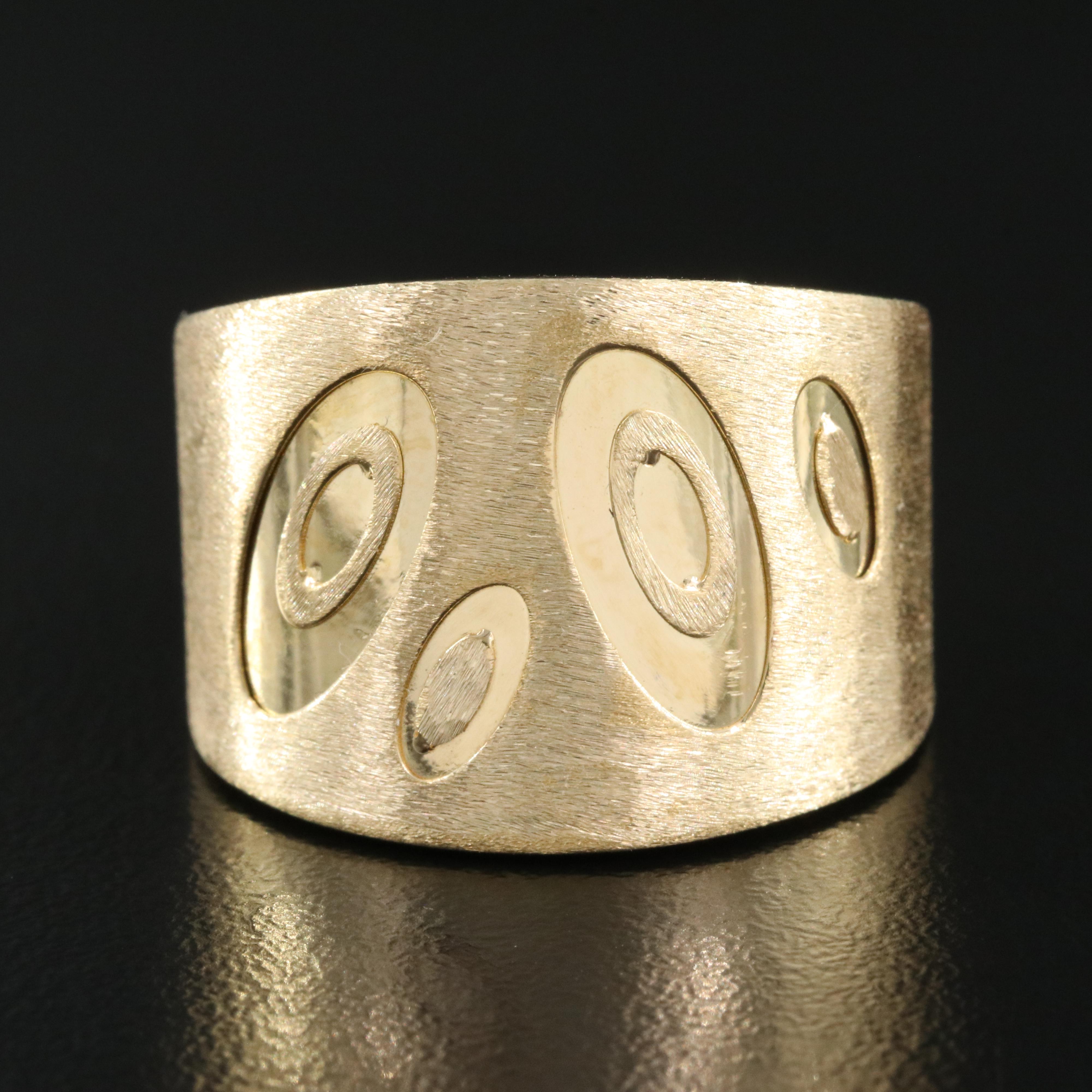18K Tapered Cigar Band with Textured Finish