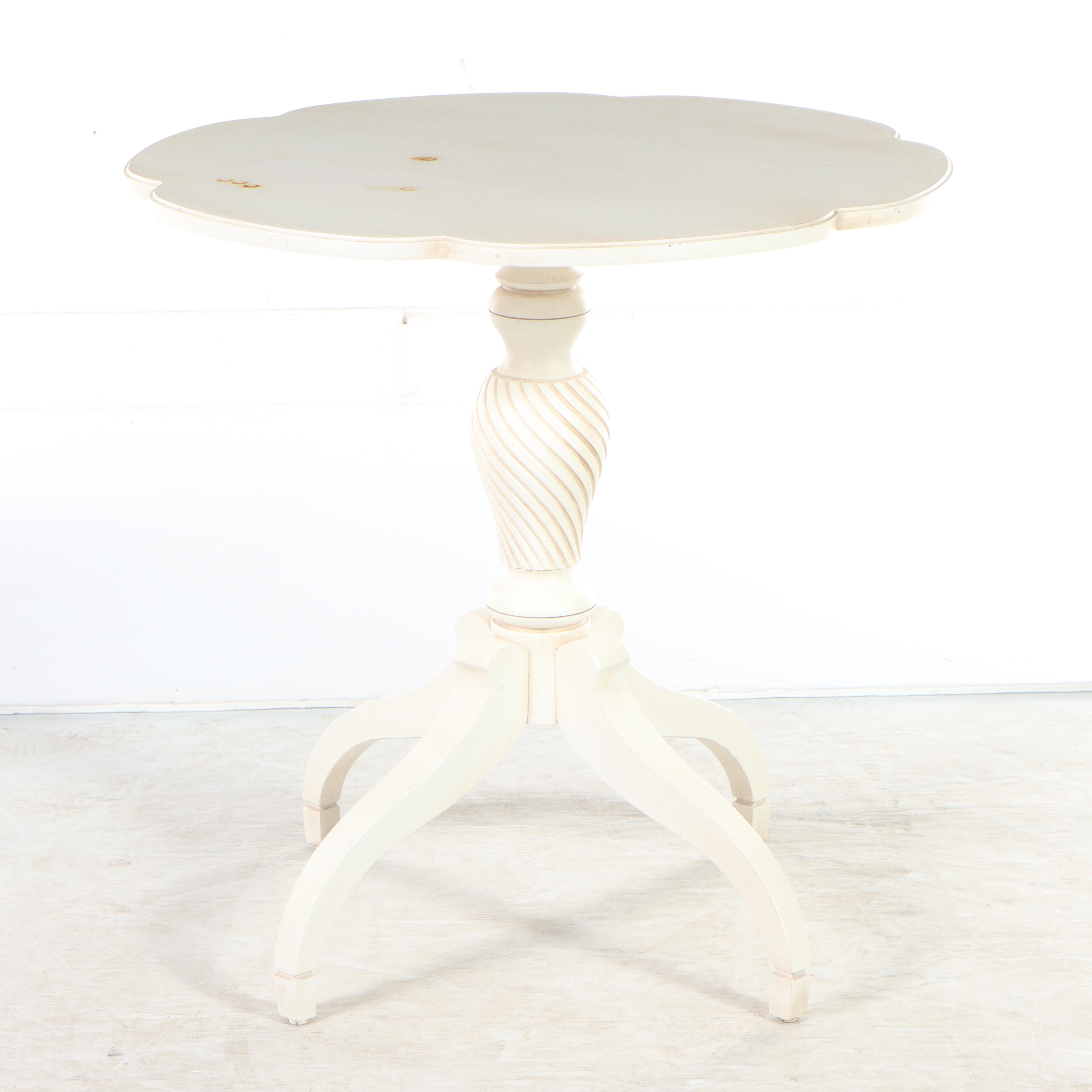 Ethan Allen "Swedish Home Collection" Scalloped Edge Pedestal End Table