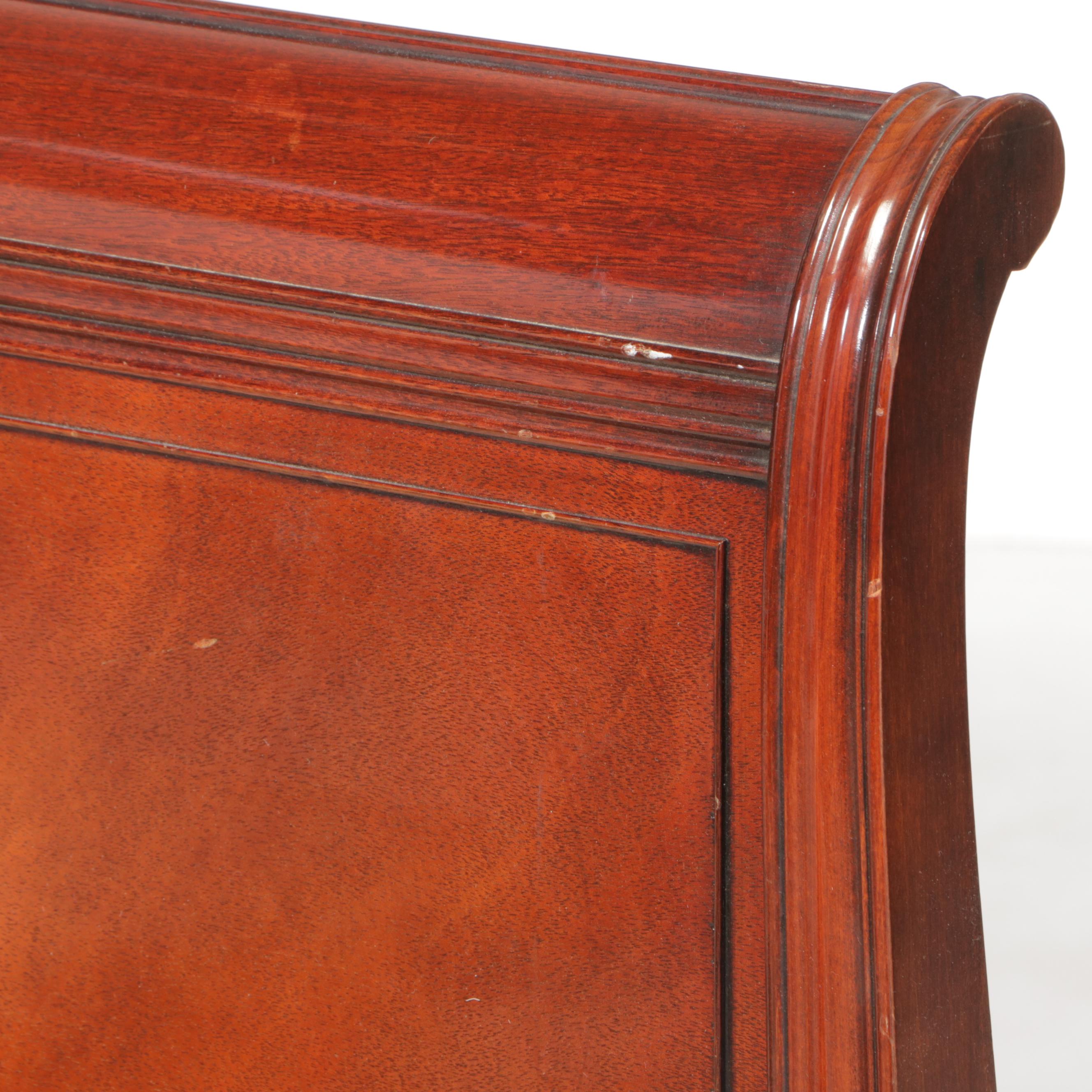 Pair of Fallon & Hellen of Baltimore Mahogany Twin Size Sleigh Beds, circa 1940