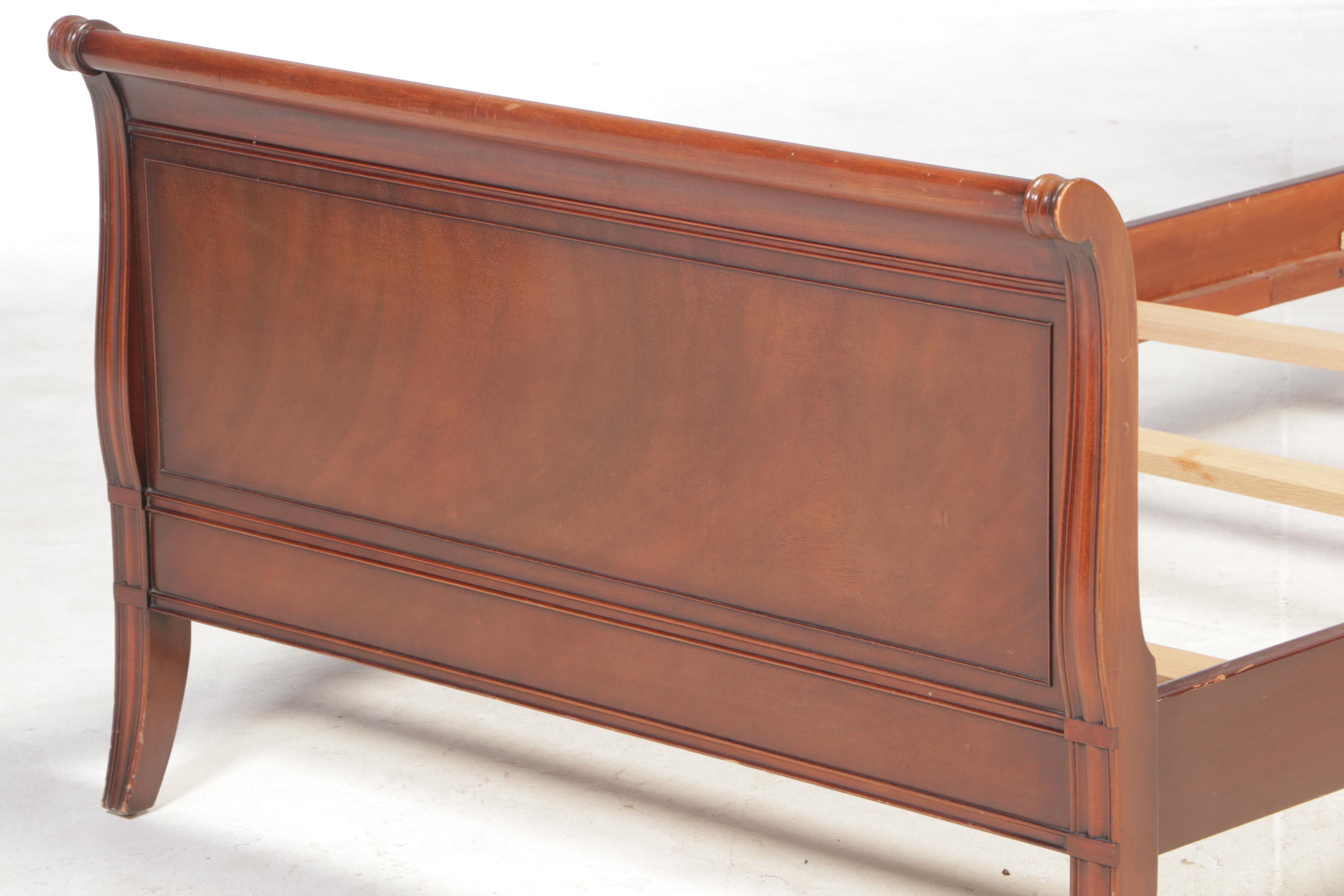 Pair of Fallon & Hellen of Baltimore Mahogany Twin Size Sleigh Beds, circa 1940