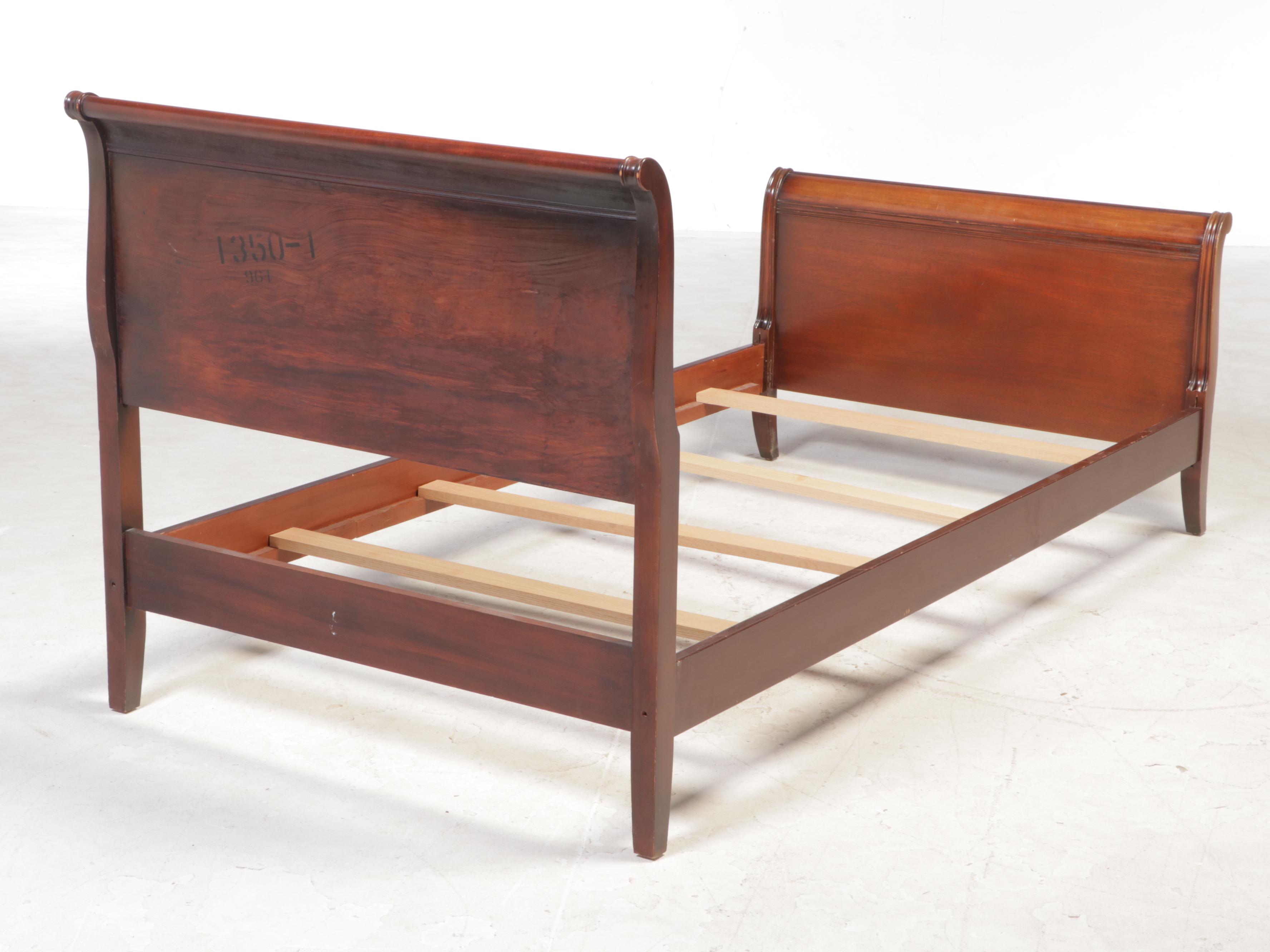 Pair of Fallon & Hellen of Baltimore Mahogany Twin Size Sleigh Beds, circa 1940