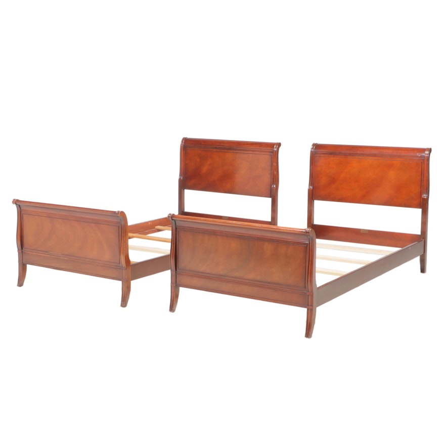 Pair of Fallon & Hellen of Baltimore Mahogany Twin Size Sleigh Beds, circa 1940