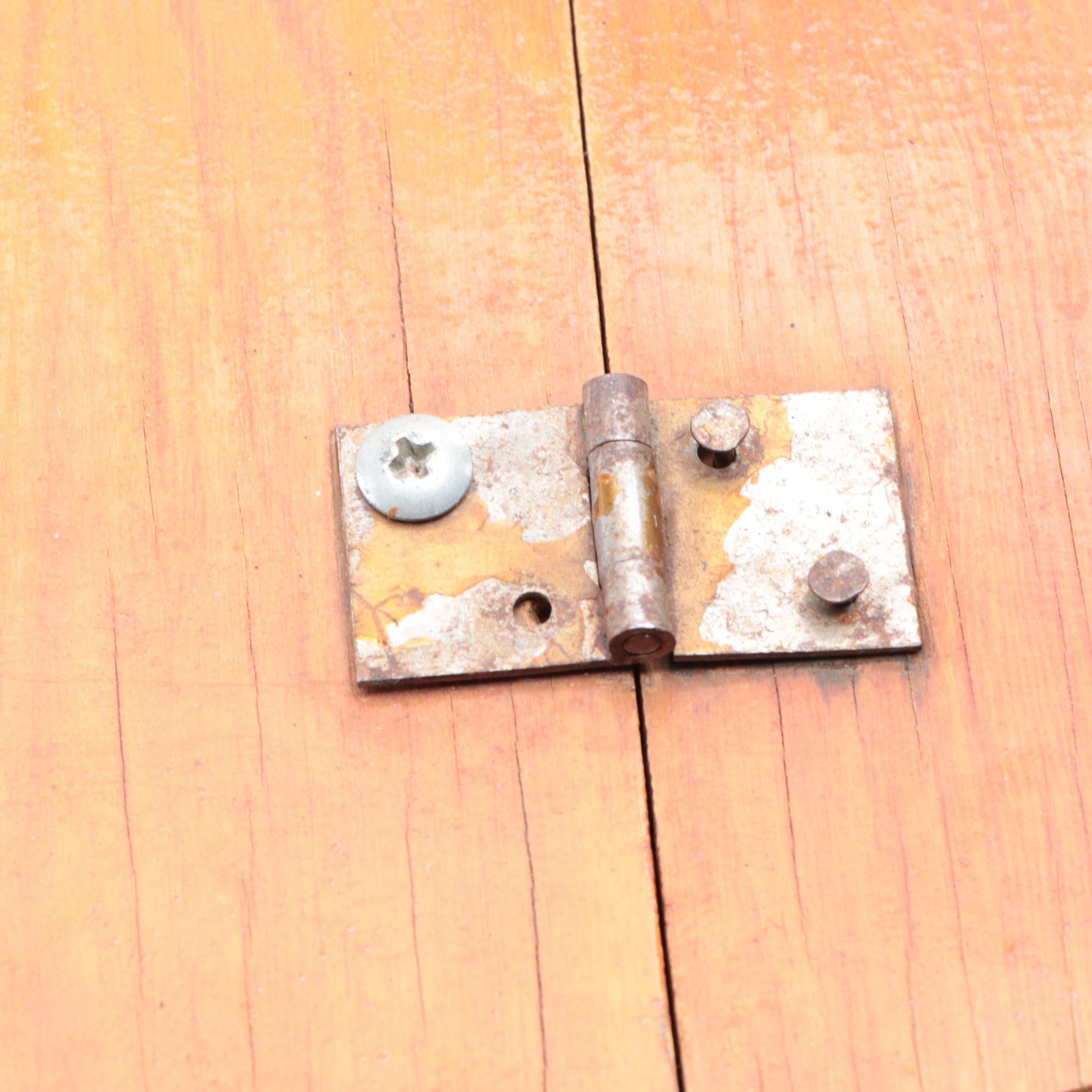 Woven Split Wood Picnic Basket with Gothamware Plastic Plates and Cups