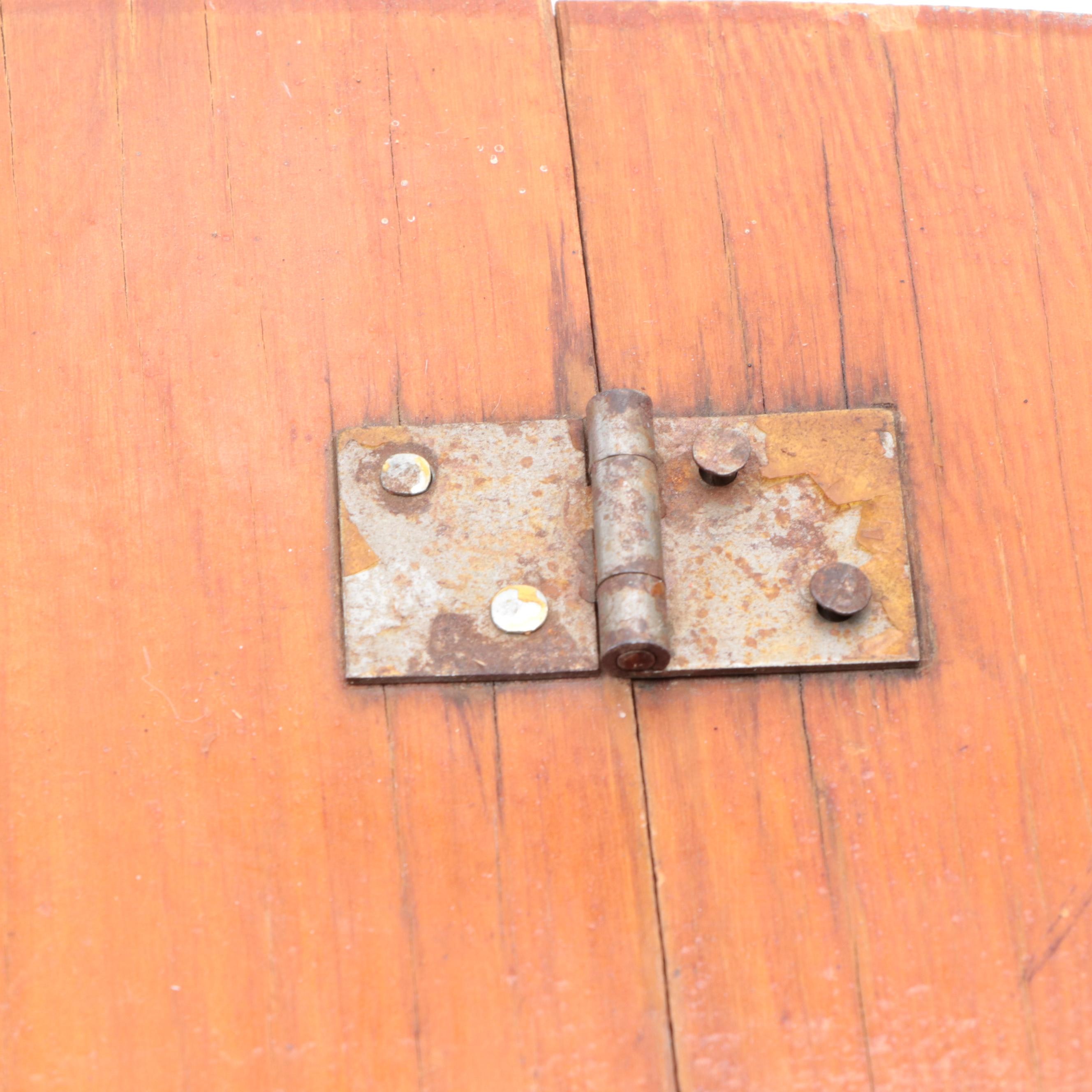 Woven Split Wood Picnic Basket with Gothamware Plastic Plates and Cups