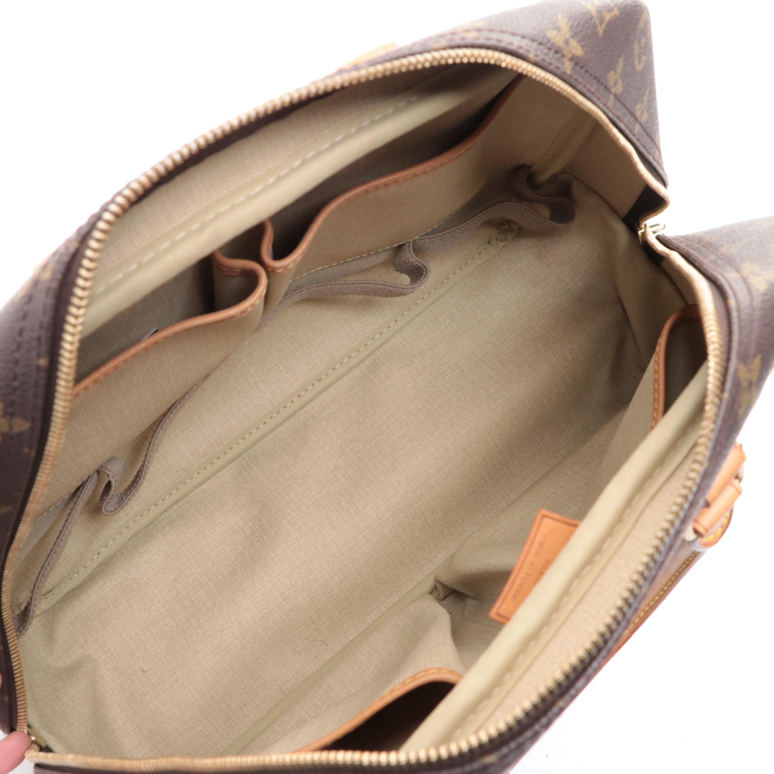 Louis Vuitton Deauville Bag in Monogram Canvas and Vachetta Leather