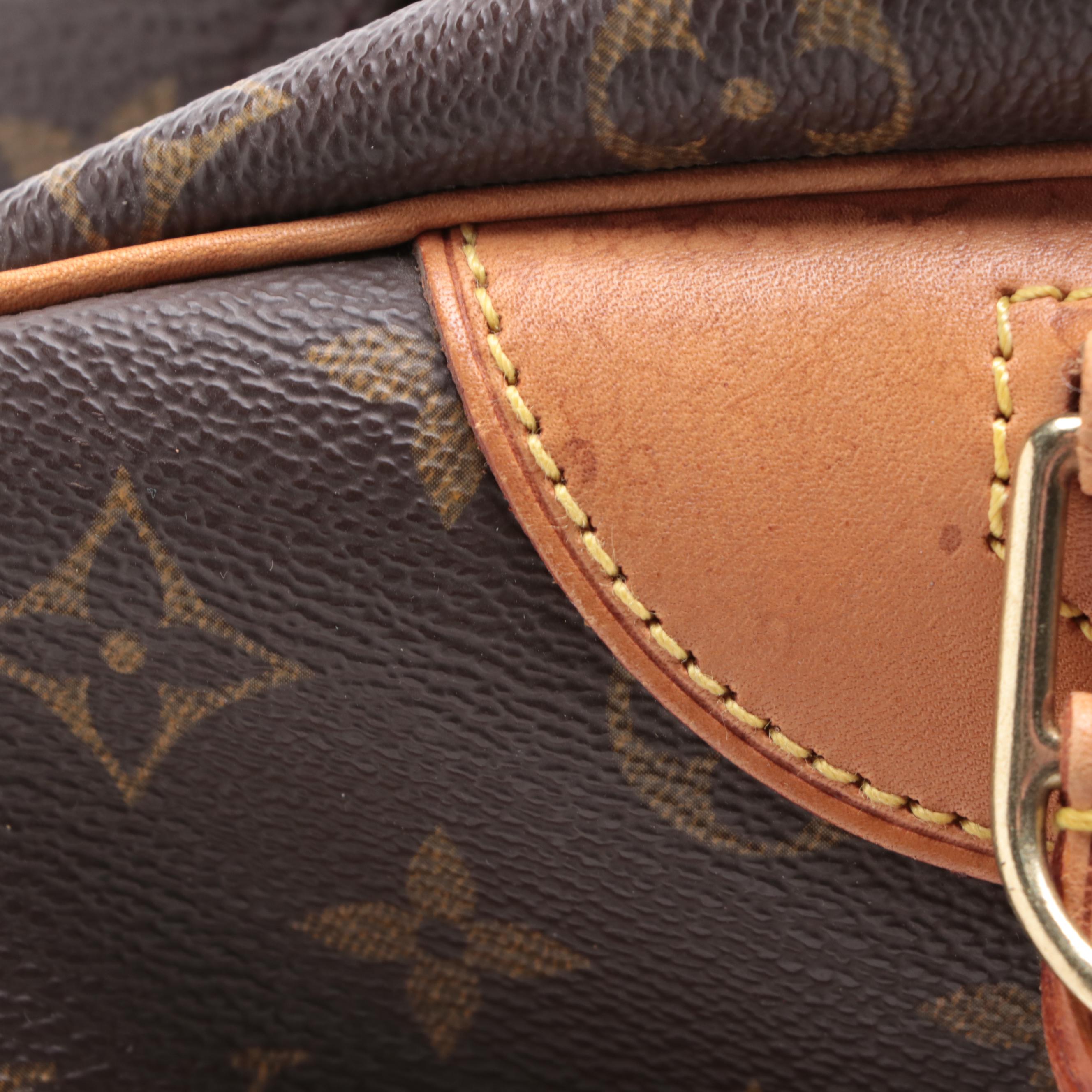 Louis Vuitton Deauville Bag in Monogram Canvas and Vachetta Leather