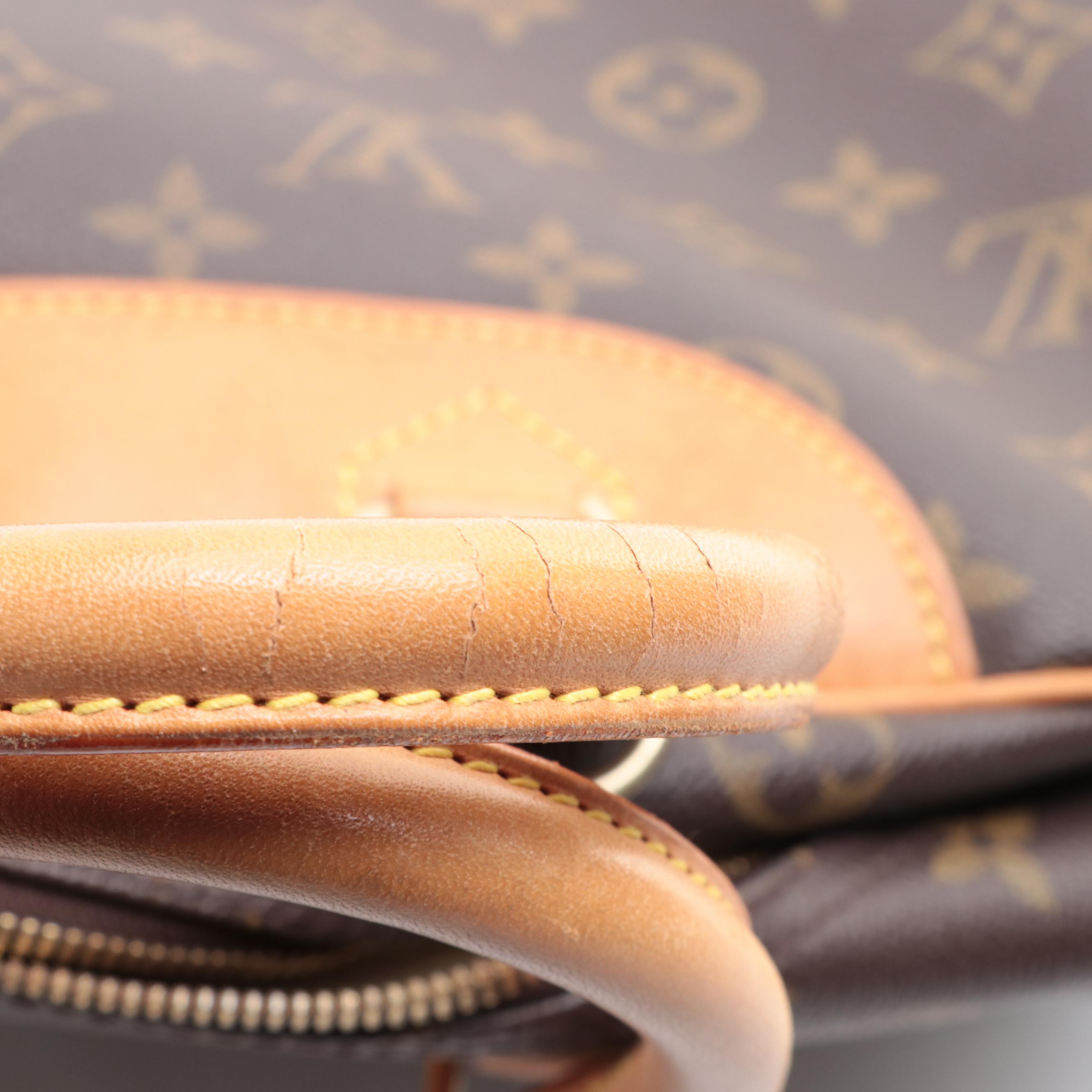 Louis Vuitton Deauville Bag in Monogram Canvas and Vachetta Leather