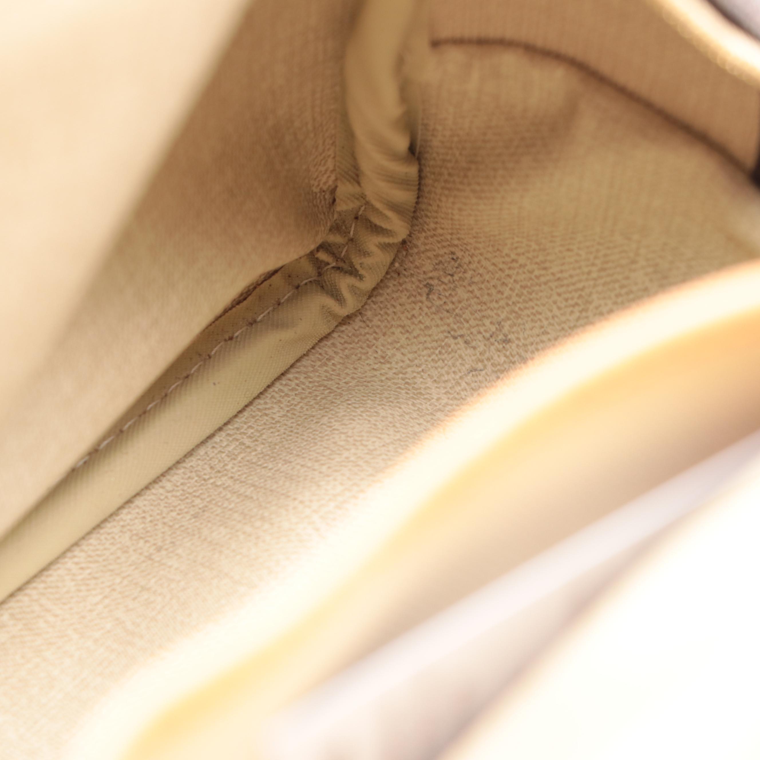 Louis Vuitton Deauville Bag in Monogram Canvas and Vachetta Leather