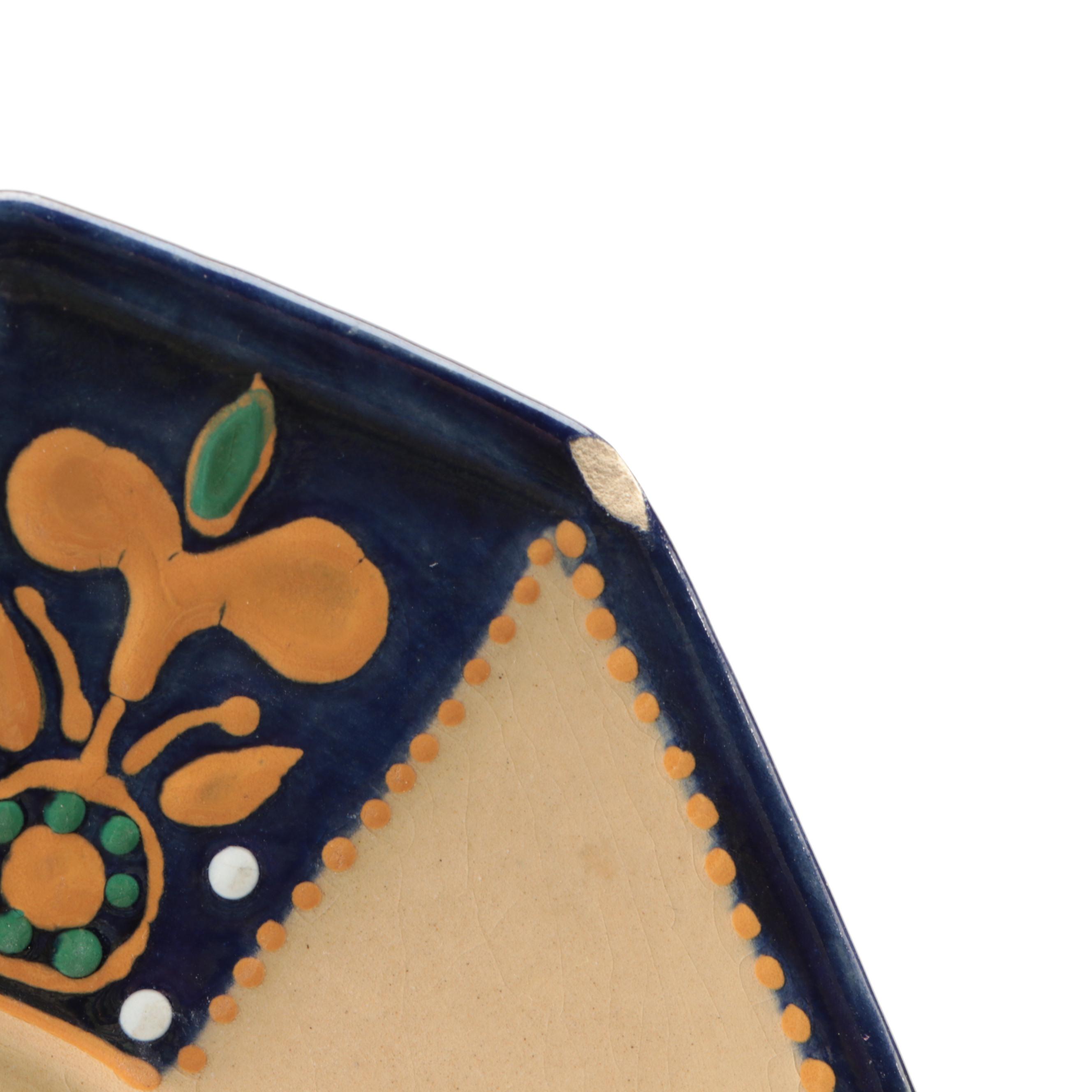 Henriot Quimper Hand-Painted Moriage Faïence Cups and Saucers