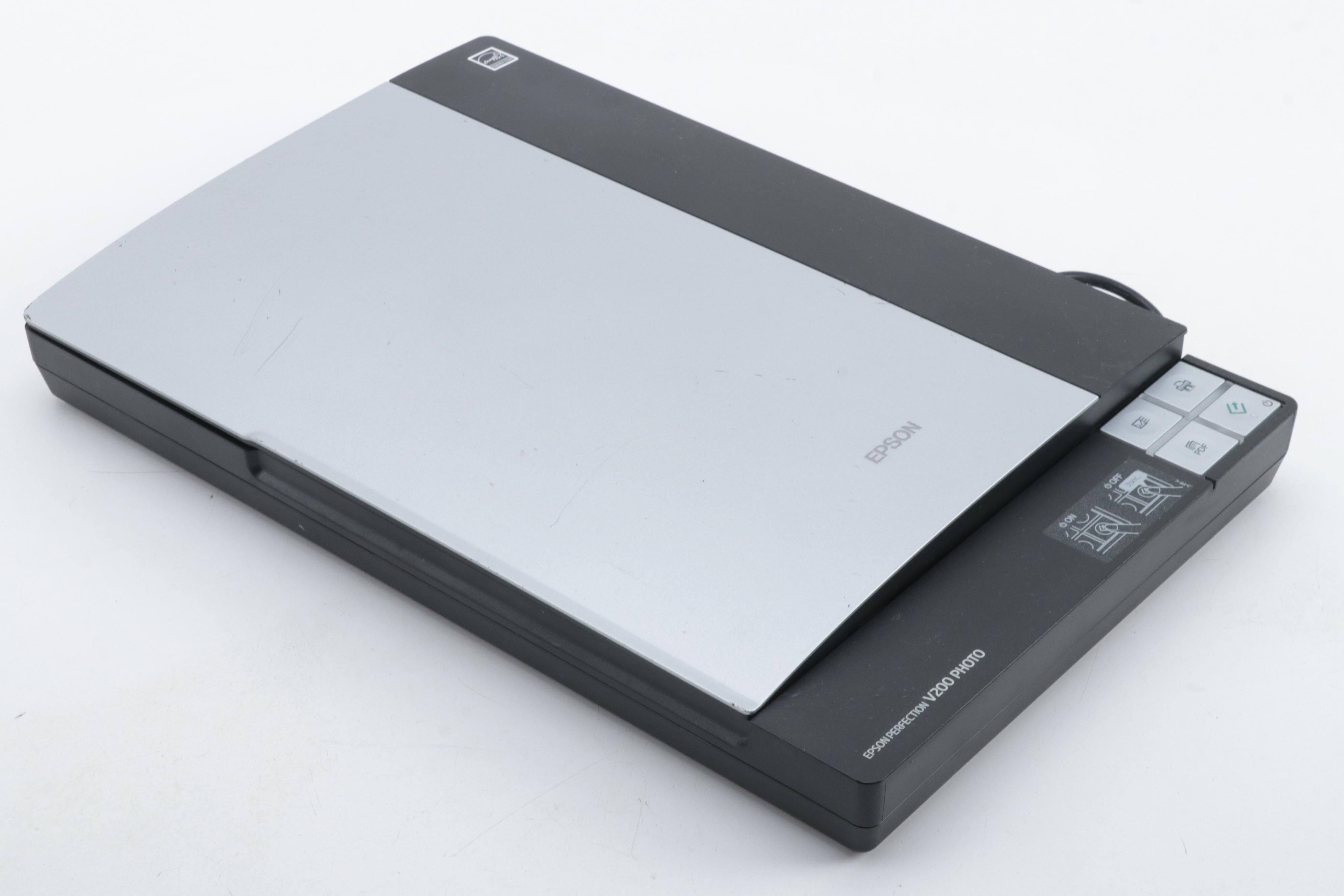 Epson EMP-SI LCD Projector with Epson Perfection C200 Photo Scanner