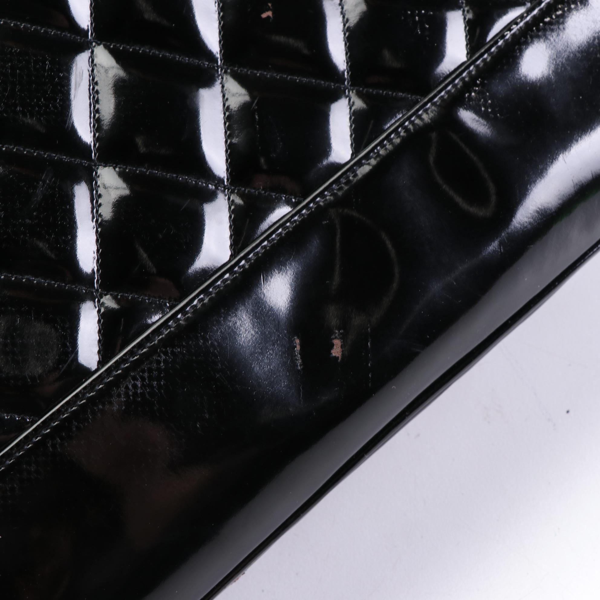 Chanel CC Shoulder Bag in Black Quilted Patent Leather