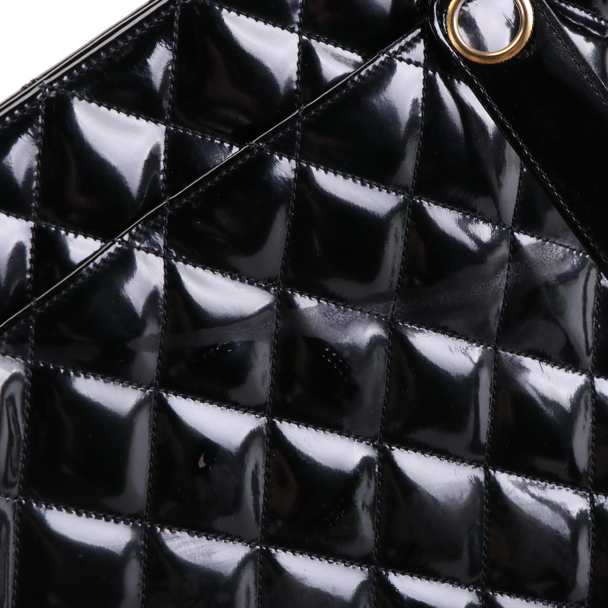 Chanel CC Shoulder Bag in Black Quilted Patent Leather