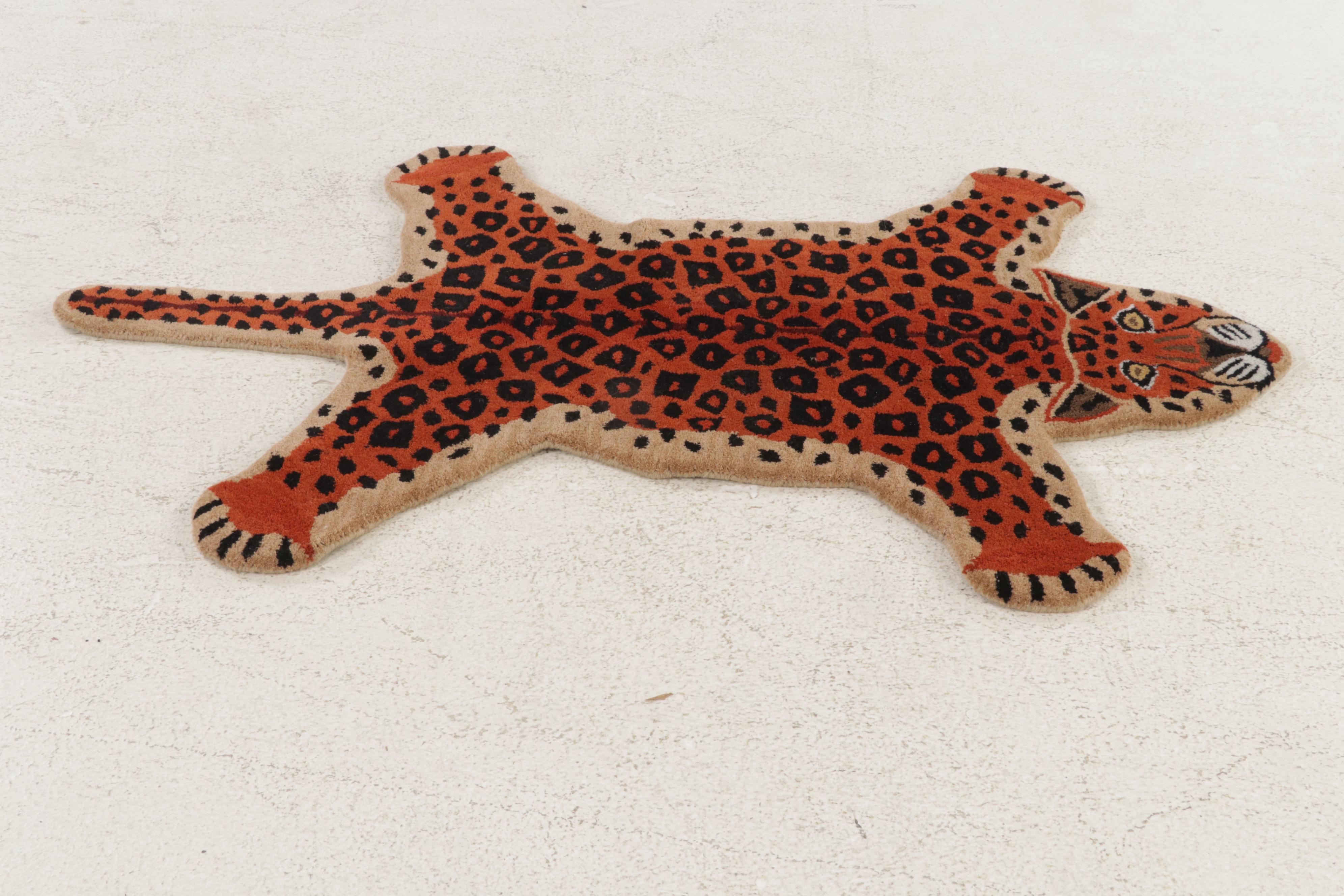 3' x 5' Hand-Tufted Indian Leopard Shaped Area Rug