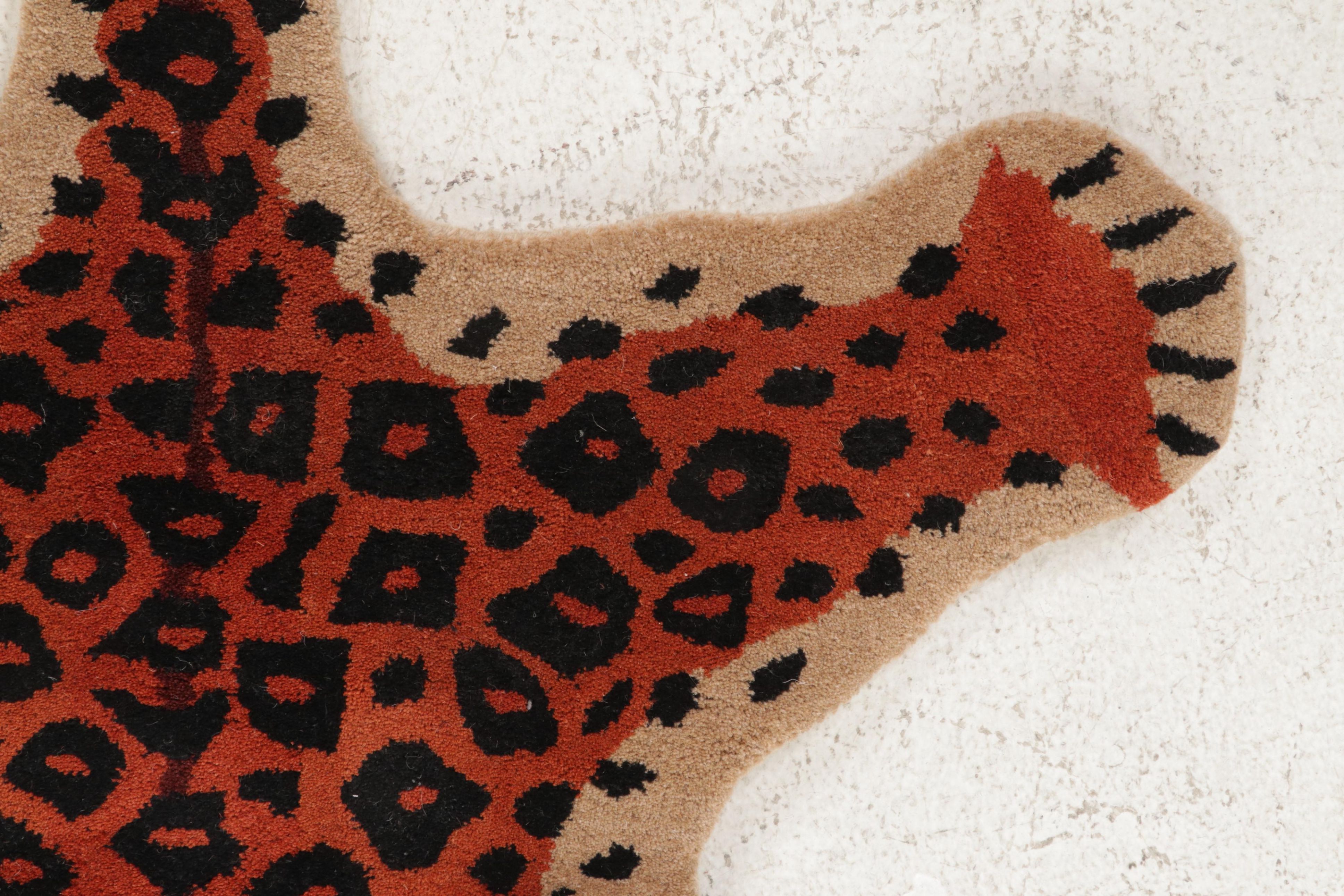 3' x 5' Hand-Tufted Indian Leopard Shaped Area Rug