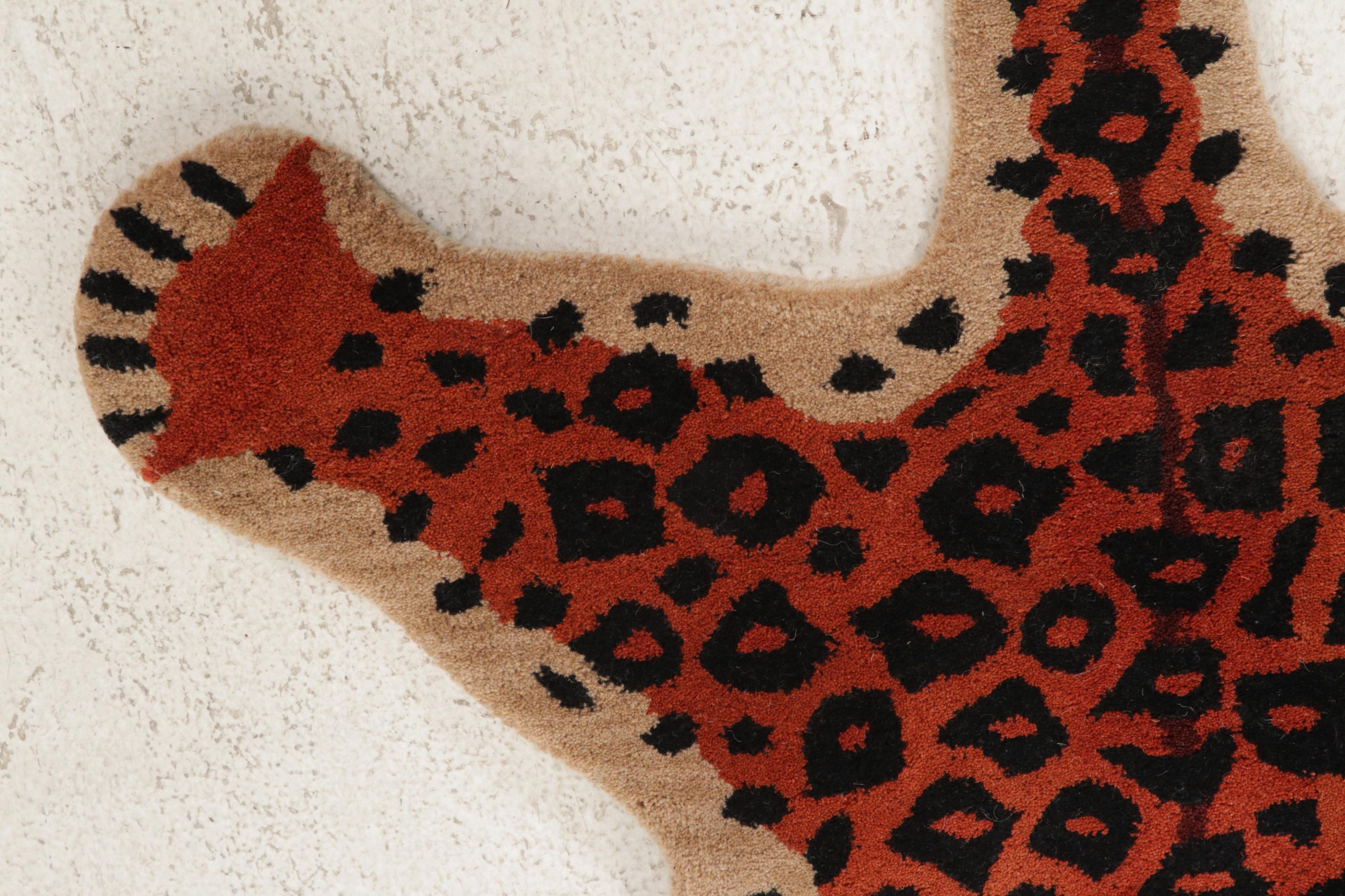 3' x 5' Hand-Tufted Indian Leopard Shaped Area Rug